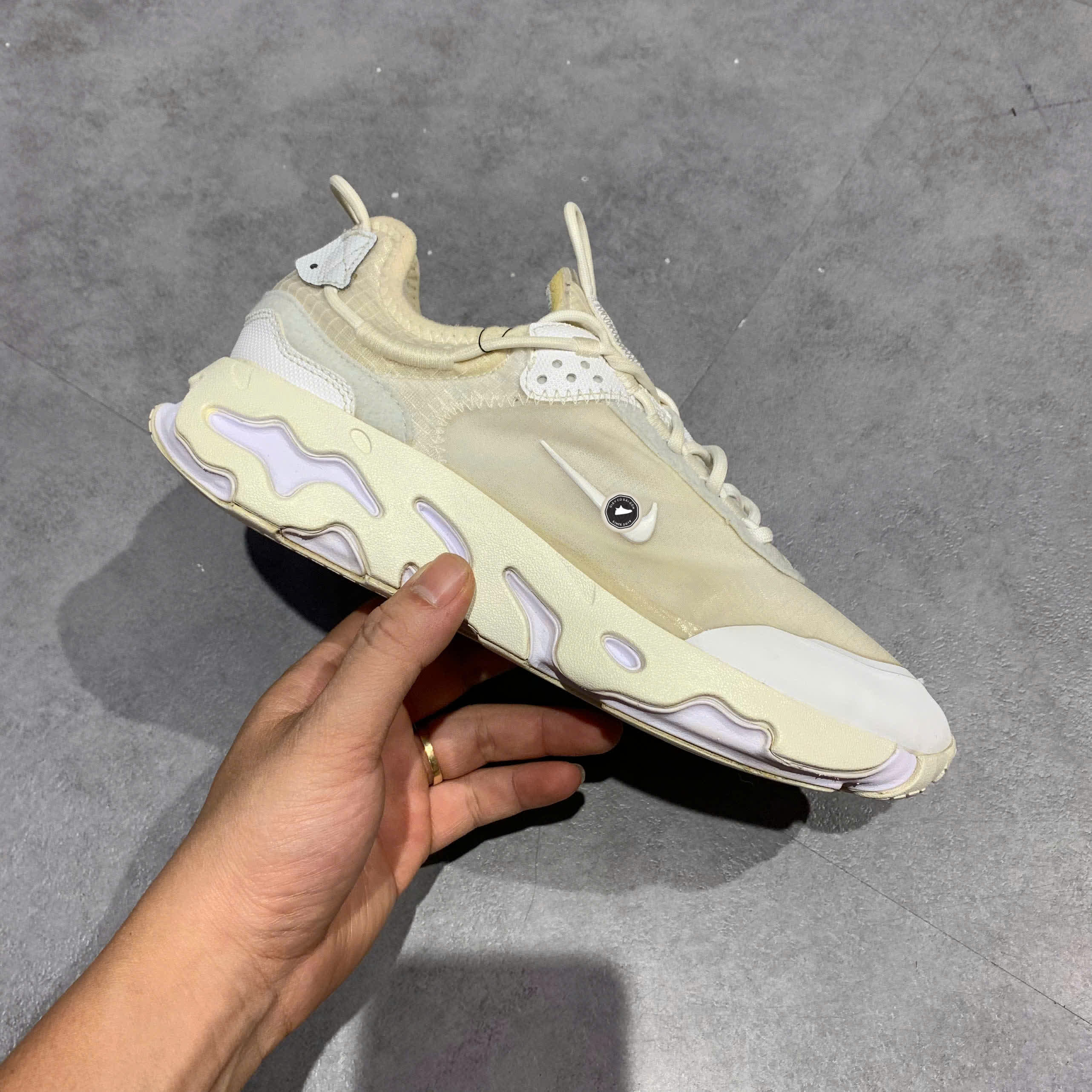 Nike React Live 'White Pure Platinum' CV1772 101 SIZE 39 GIÀY 2HAND CHÍNH HÃNG PVN20896