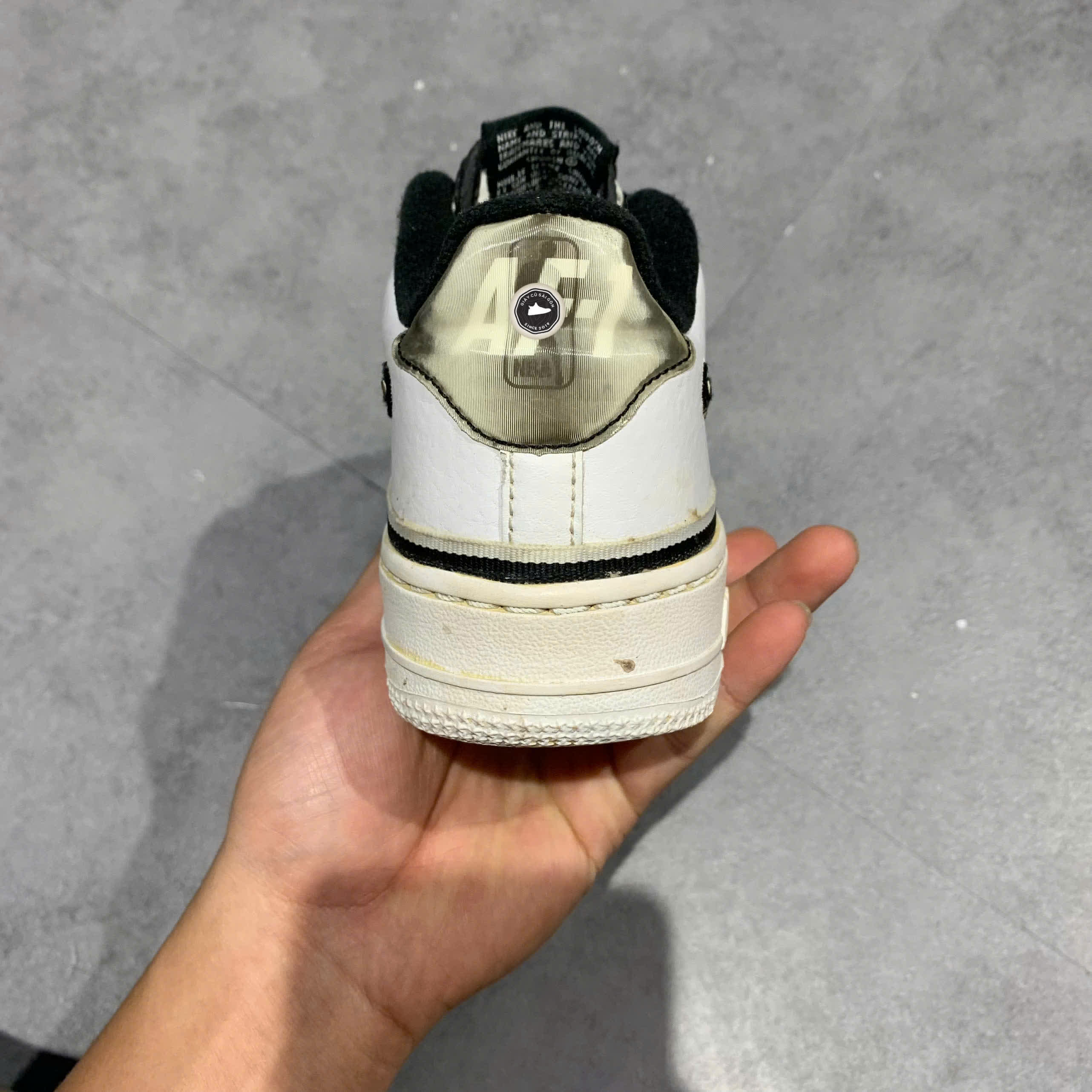 NIKE AIR FORCE 1 LOW NBA WHITE BLACK AR0734-100 SIZE 36.5 GIÀY 2HAND CHÍNH HÃNG PVN20674