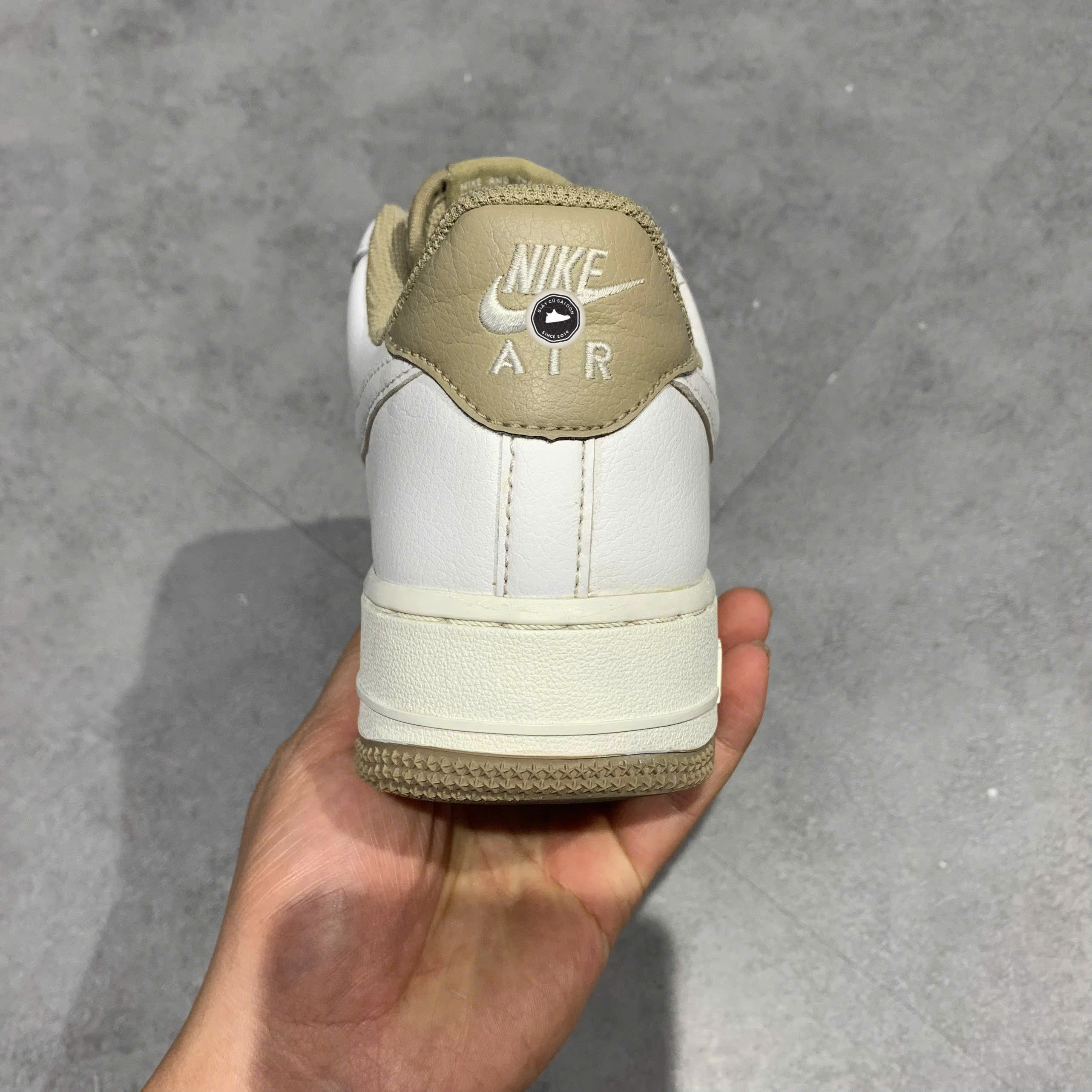 NIKE AIR FORCE 1 LOW WHITE TAUPE DR9867 100 SIZE 39 GIÀY 2HAND CHÍNH HÃNG PVN20704