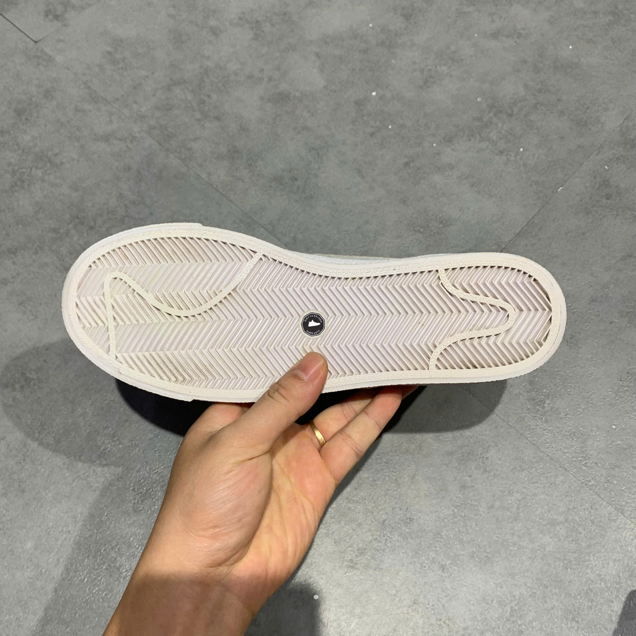 NIKE BLAZER MID '77 VINTAGE WHITE PINK OXFORD CZ1055 118 SIZE 38.5 GIÀY 2HAND CHÍNH HÃNG PVN20862