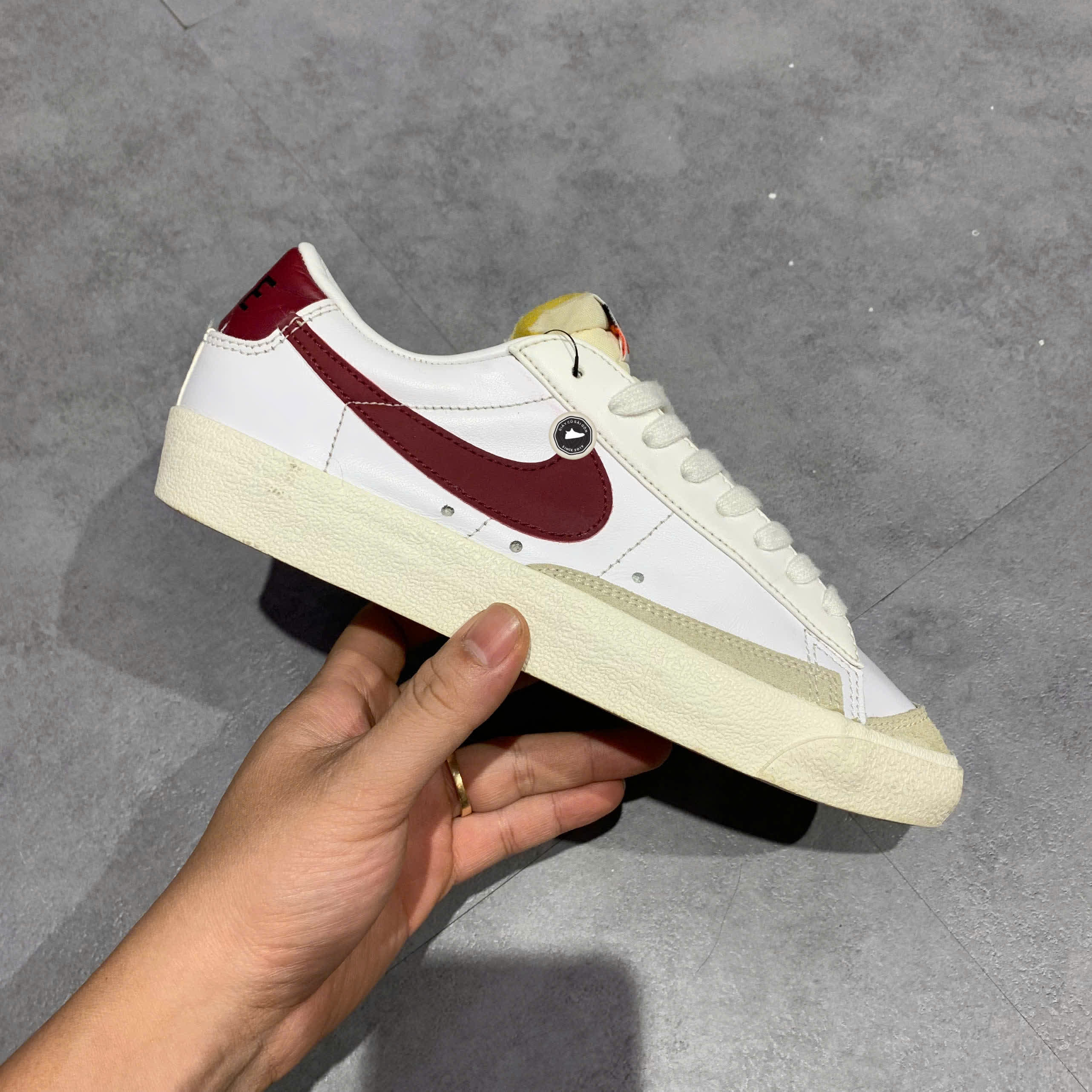 NIKE BLAZER LOW '77 'WHITE TEAM RED' DC4769 104 SIZE 37.5 GIÀY 2HAND CHÍNH HÃNG PVN20902