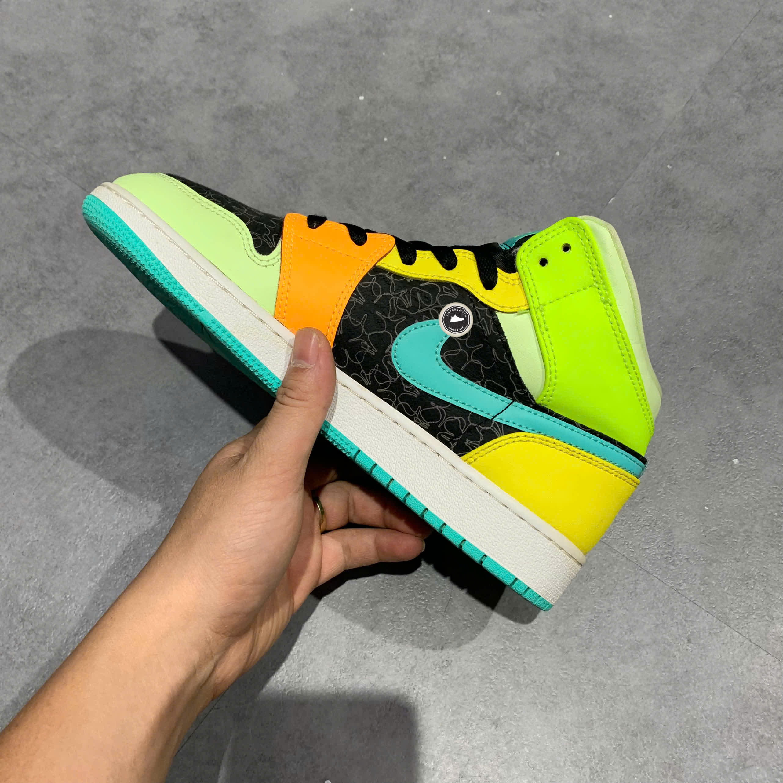 NIKE AIR JORDAN 1 MID SE 'AURORA GREEN' BQ6931 037 SIZE 38.5 GIÀY 2HAND CHÍNH HÃNG PVN20735