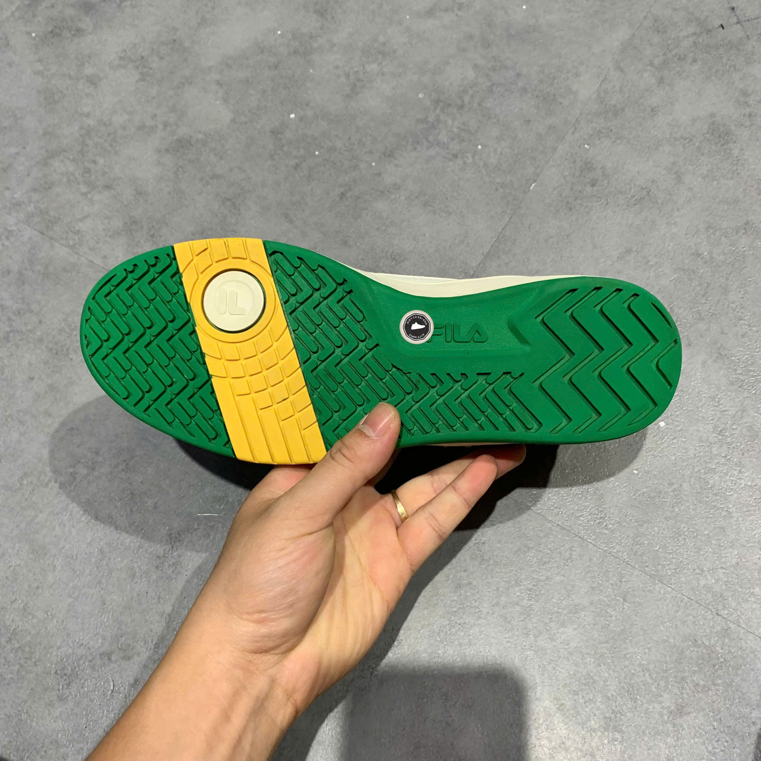 FILA DISRUPTOR 2A WHITE & RED 1TM01904F-342 SIZE 38 GIÀY 2HAND CHÍNH HÃNG PVN20860