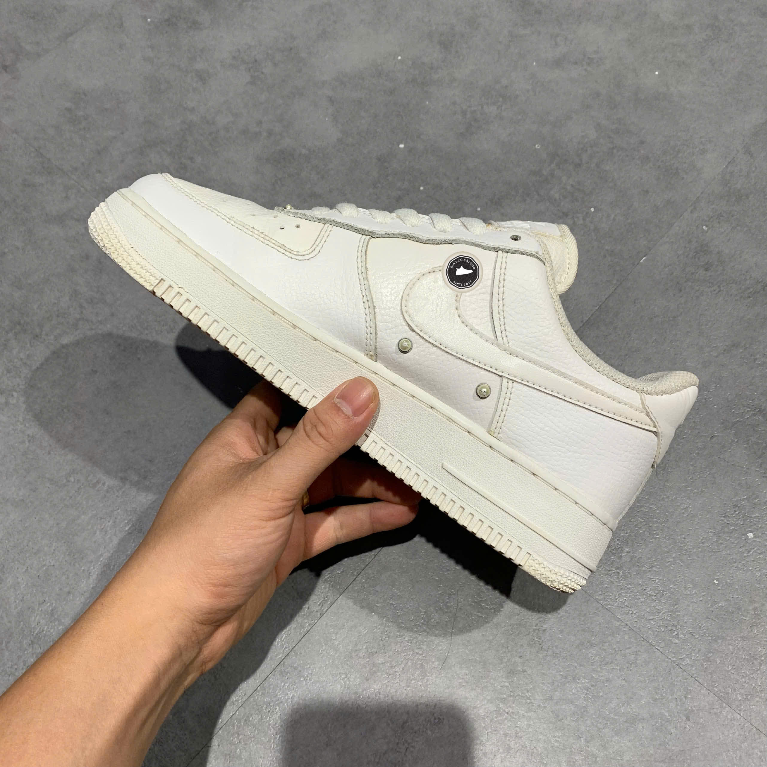 NIKE AIR FORCE 1 LOW '07 SE PEARL WHITE DQ0231 100 SIZE 38.5 GIÀY 2HAND CHÍNH HÃNG PVN20696