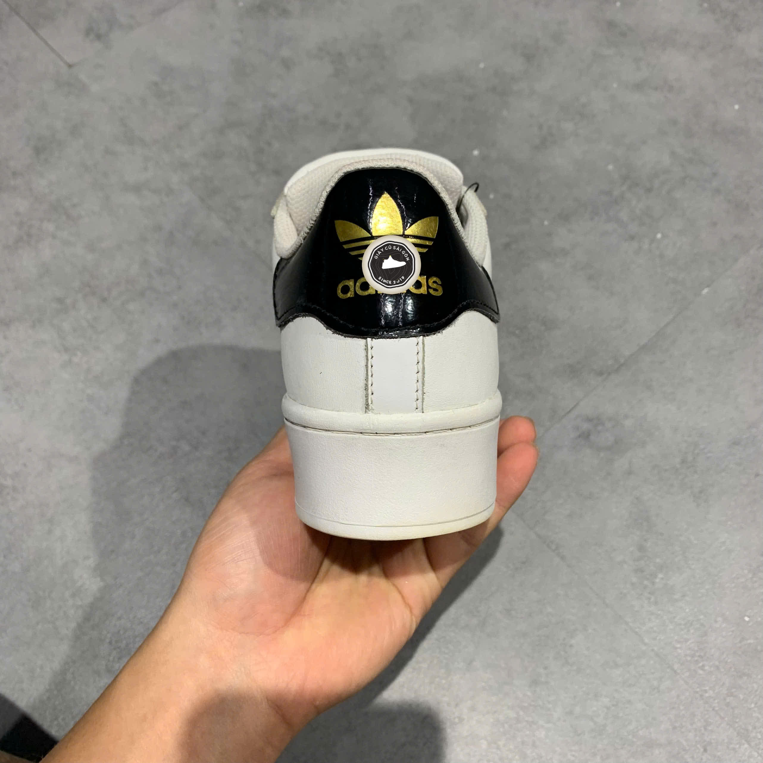 ADIDAS ORIGINALS SUPERSTAR BOLD 'CLOUD WHITE/CORE BLACK/GOLD METALLIC' FV3336 SIZE 38 GIÀY 2HAND CHÍNH HÃNG PVN20893