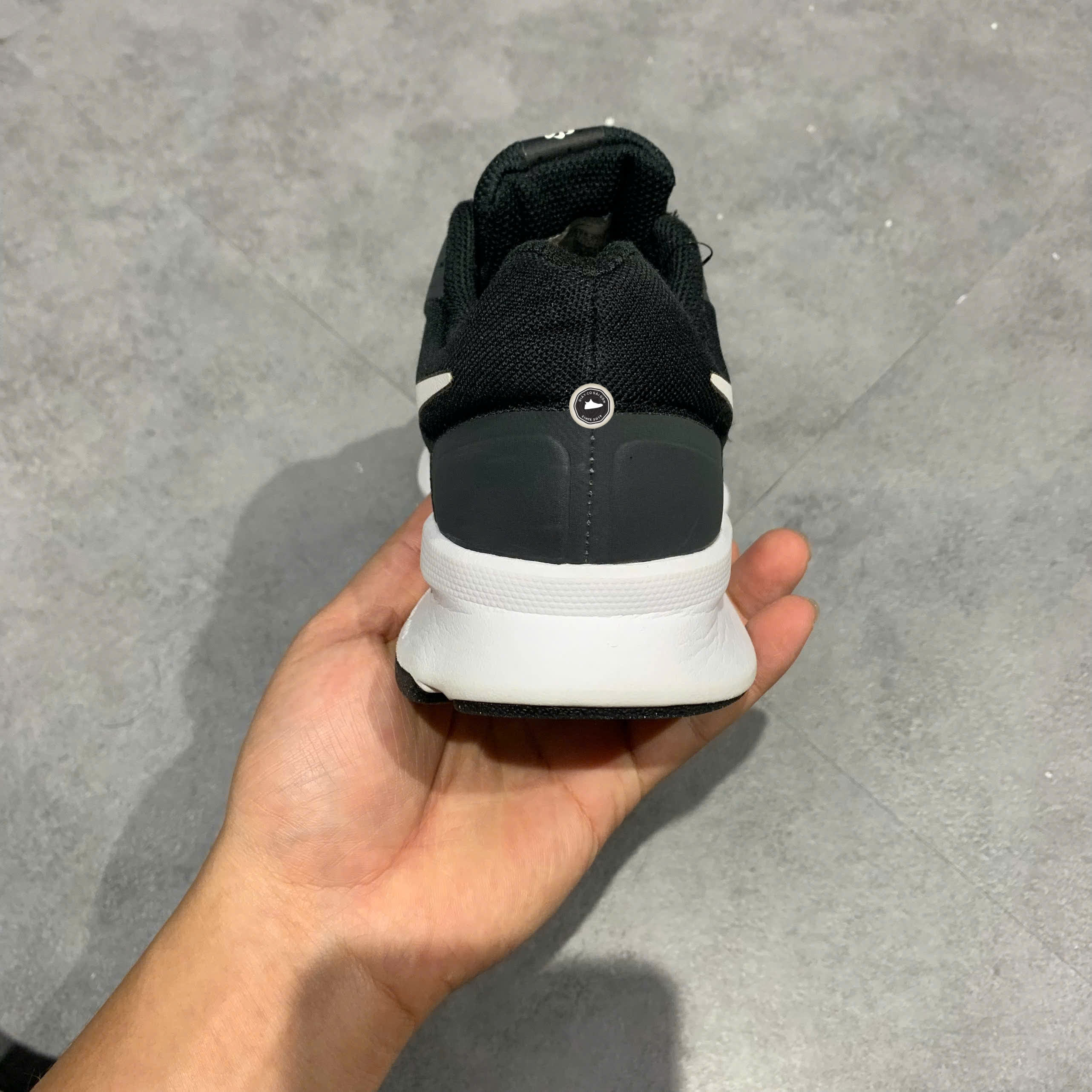 NIKE WMNS RUN SWIFT 3 'BLACK WHITE' DR2698 002 SIZE 38 GIÀY 2HAND CHÍNH HÃNG PVN20884