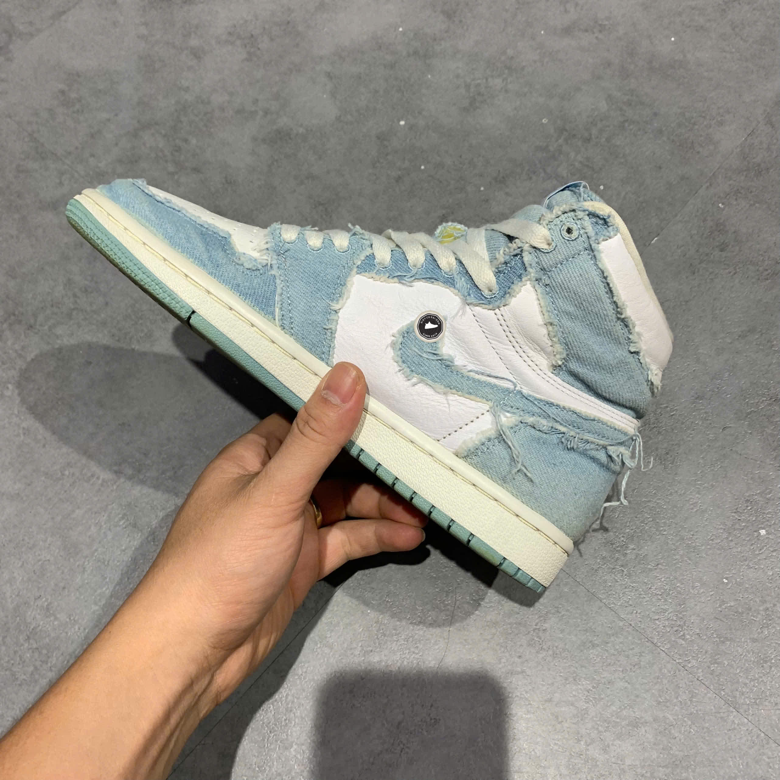 NIKE AIR JORDAN 1 HIGH OG DENIM (W) DM9036 104 SIZE 37.5 GIÀY 2HAND CHÍNH HÃNG PVN20789