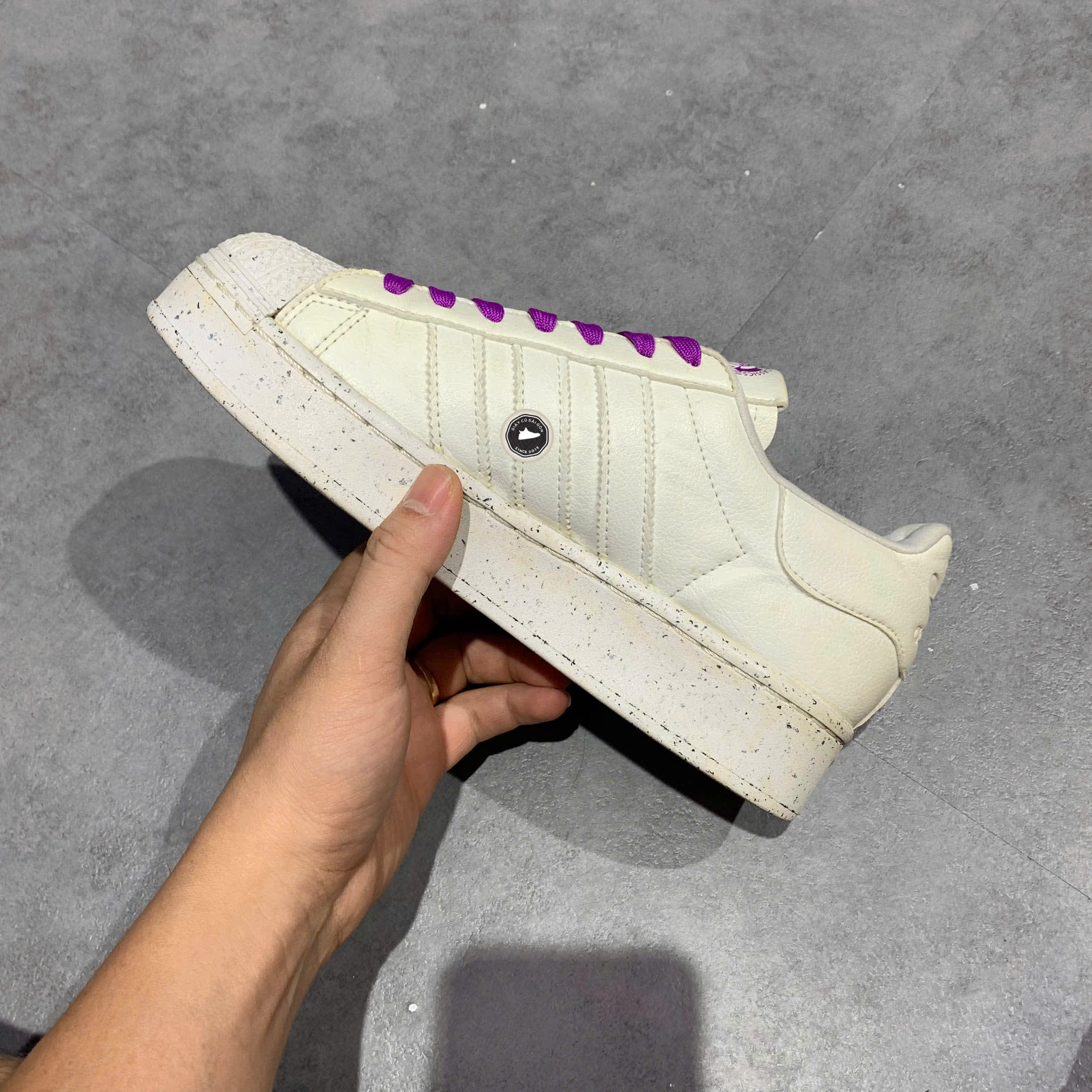 ADIDAS SUPERSTAR BOLD 'CLEAN CLASSICS COLLECTION - WHITE SHOCK PURPLE' FY0129 SIZE 38 GIÀY 2HAND CHÍNH HÃNG PVN20948
