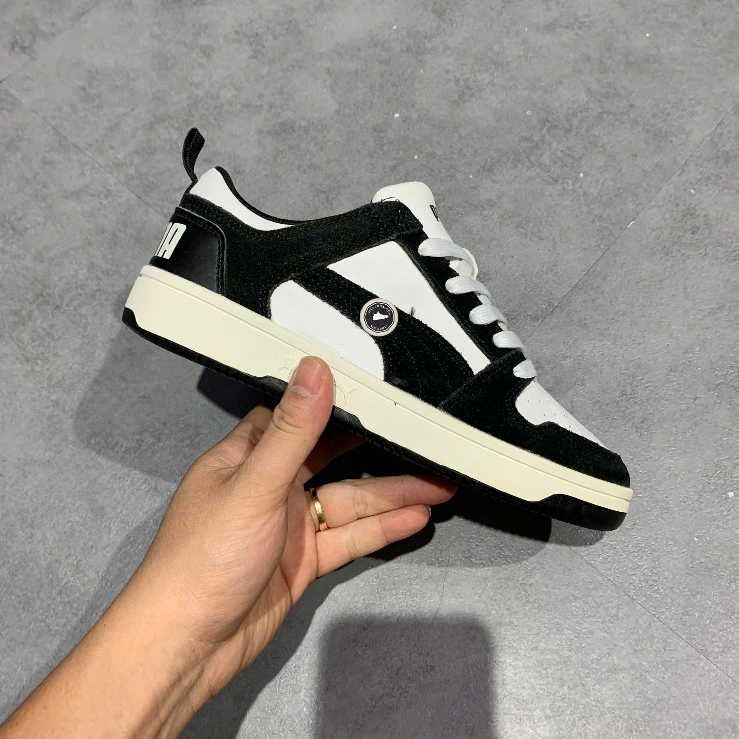 PUMA Rebound Layup Lo Sd 'Black White' 370539 01 SIZE 36 GIÀY 2HAND CHÍNH HÃNG PVN20964