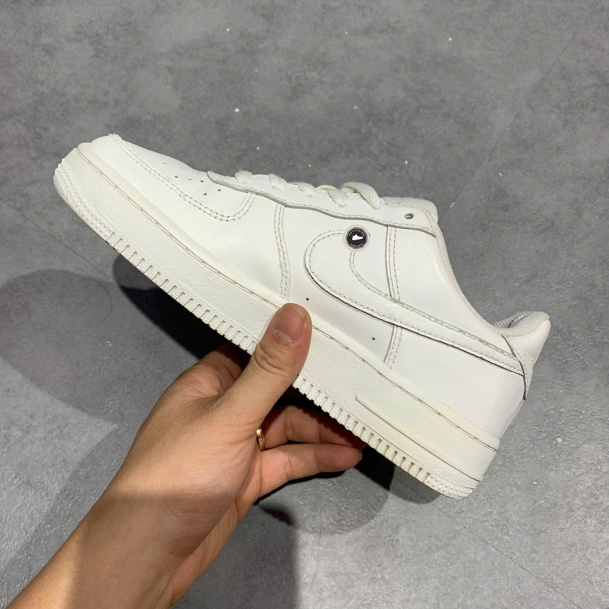 NIKE AIR FORCE 1 LOW GS 'WHITE' 314192 117 SIZE 36 GIÀY 2HAND CHÍNH HÃNG PVN20727