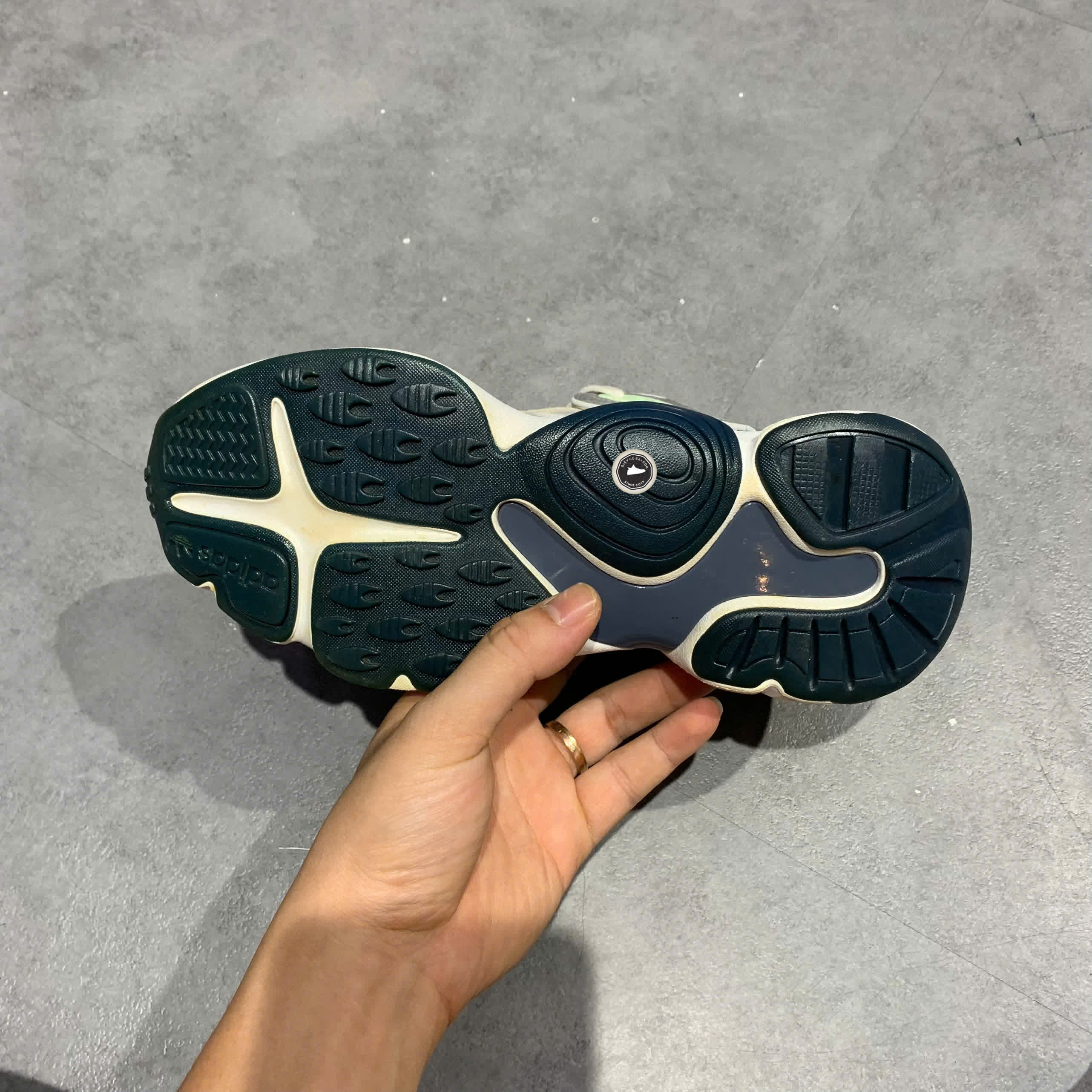 ADIDAS ORIGINALS MAGMUR RUNNER W GREY EE5045 SIZE 36 GIÀY 2HAND CHÍNH HÃNG PVN20966