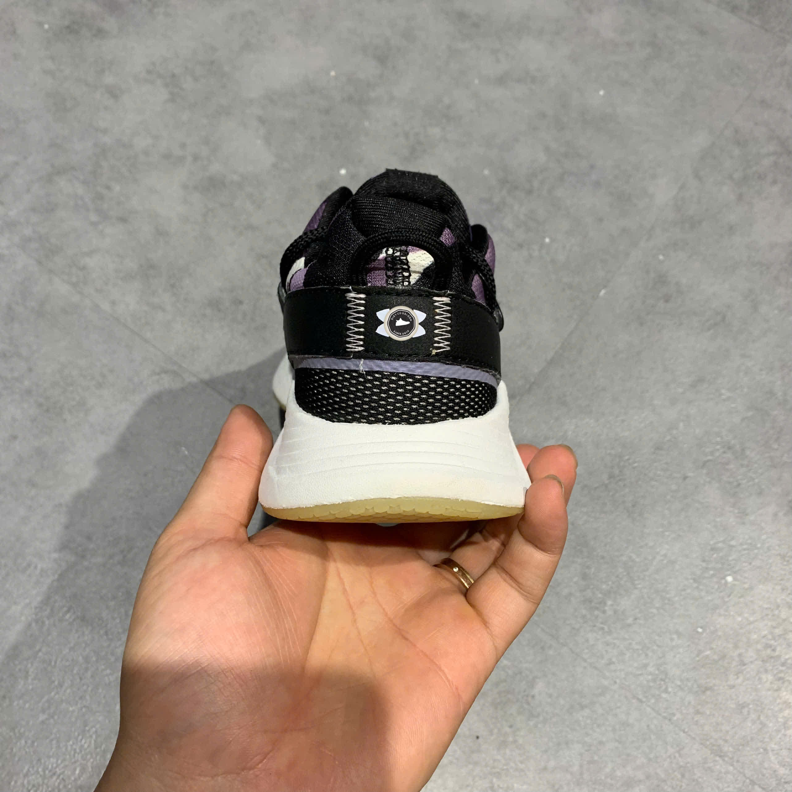 Under Armour Wmns Charged Breathe 'International Women's Day' 3023668 102 SIZE 38.5 GIÀY 2HAND CHÍNH HÃNG PVN20861