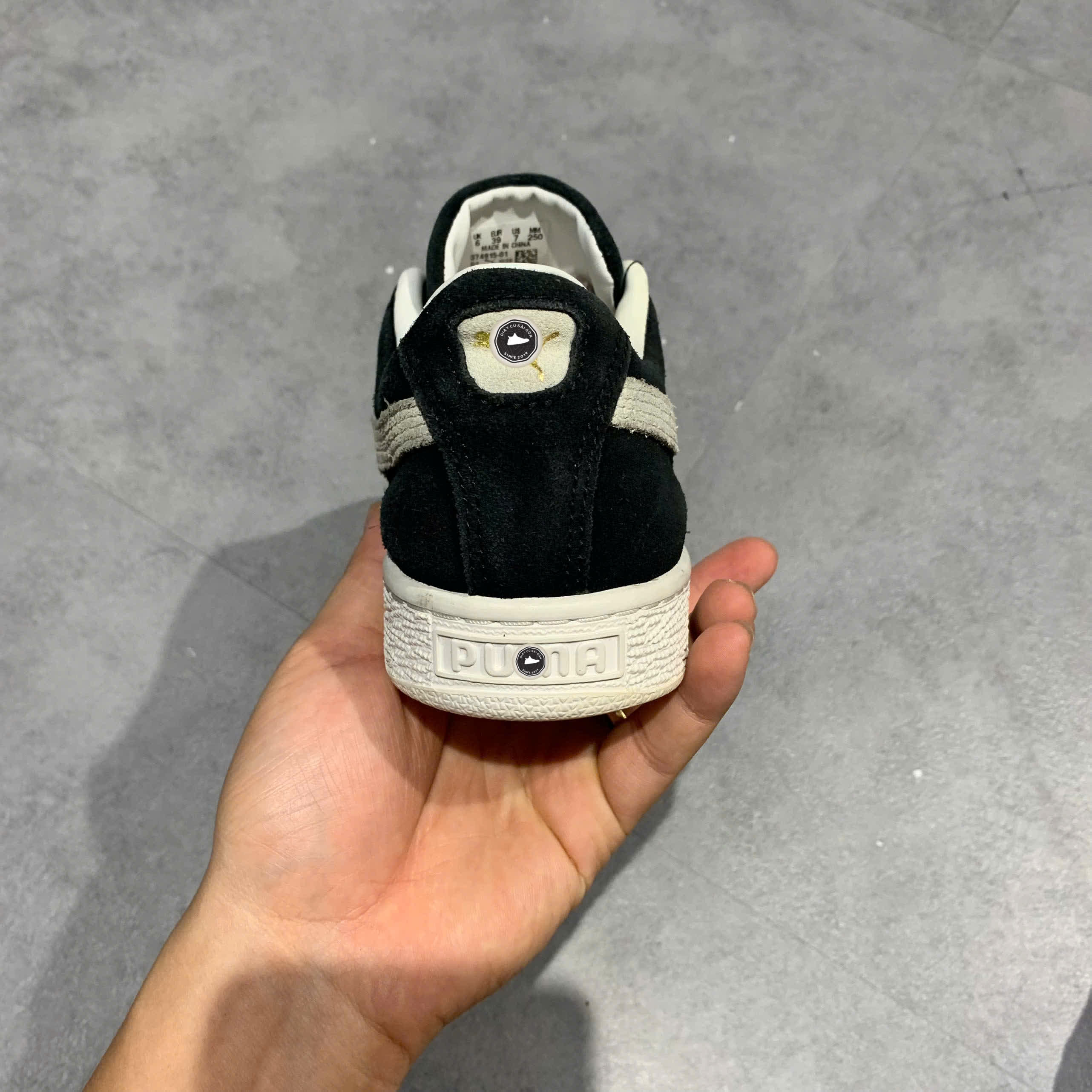PUMA Suede Classic XXI Black White 374915 01 SIZE 39 GIÀY 2HAND CHÍNH HÃNG PVN20852