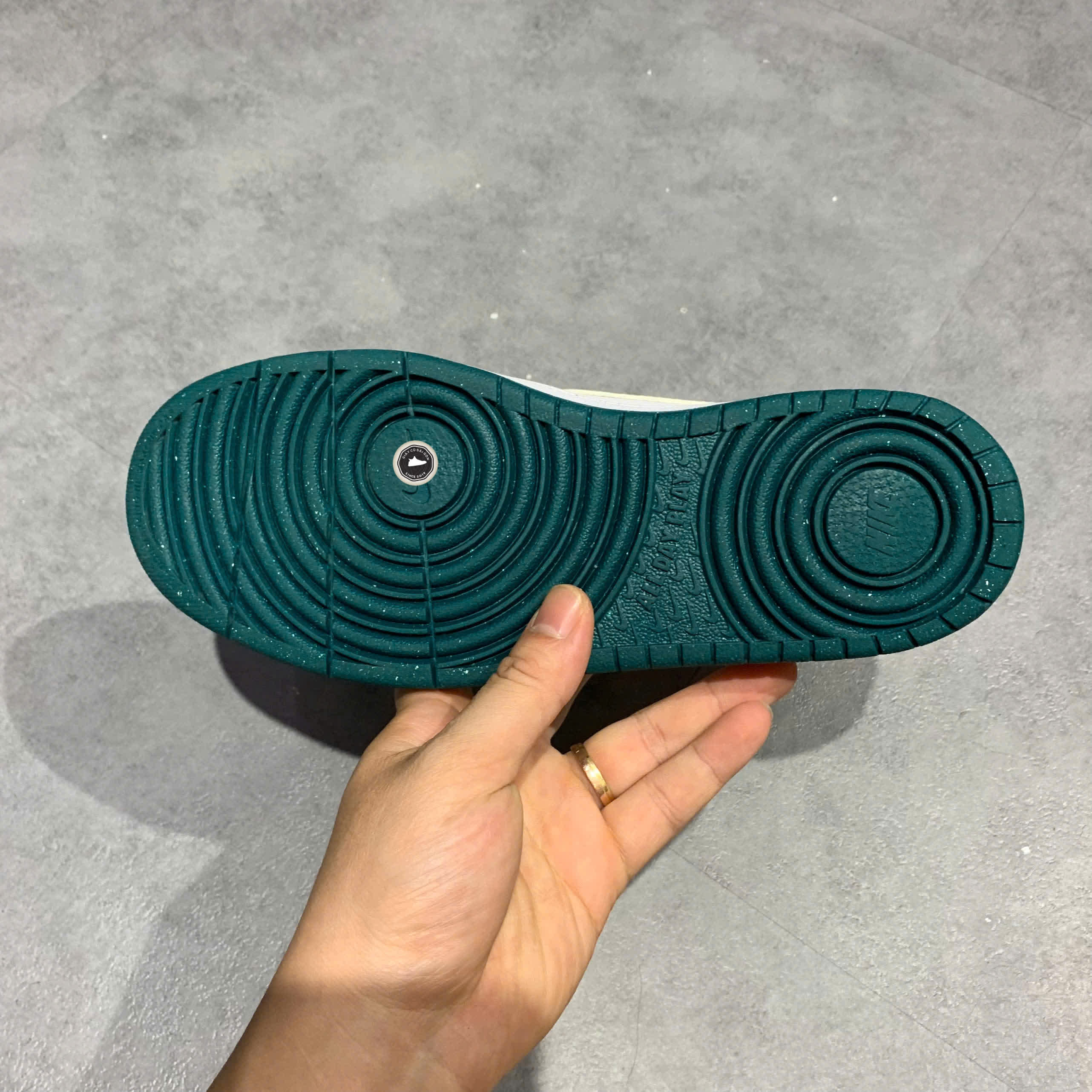 Nike Court Borough Low Recraft (GS) DV5456 102 SIZE 37.5 GIÀY 2HAND CHÍNH HÃNG PVN20979