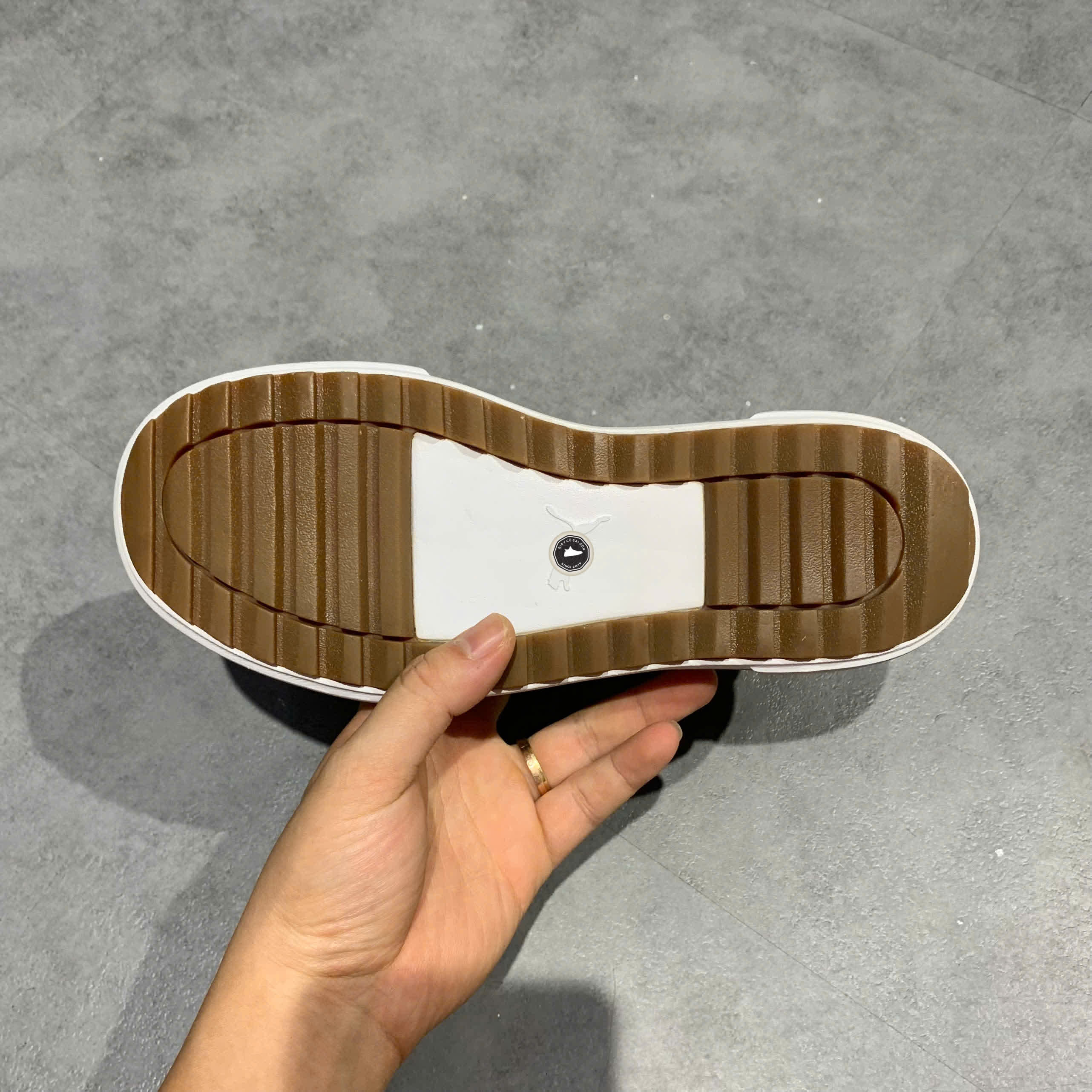 PUMA Kaia Platform 'White Black' 383804-01 SIZE 38 GIÀY 2HAND CHÍNH HÃNG PVN20844