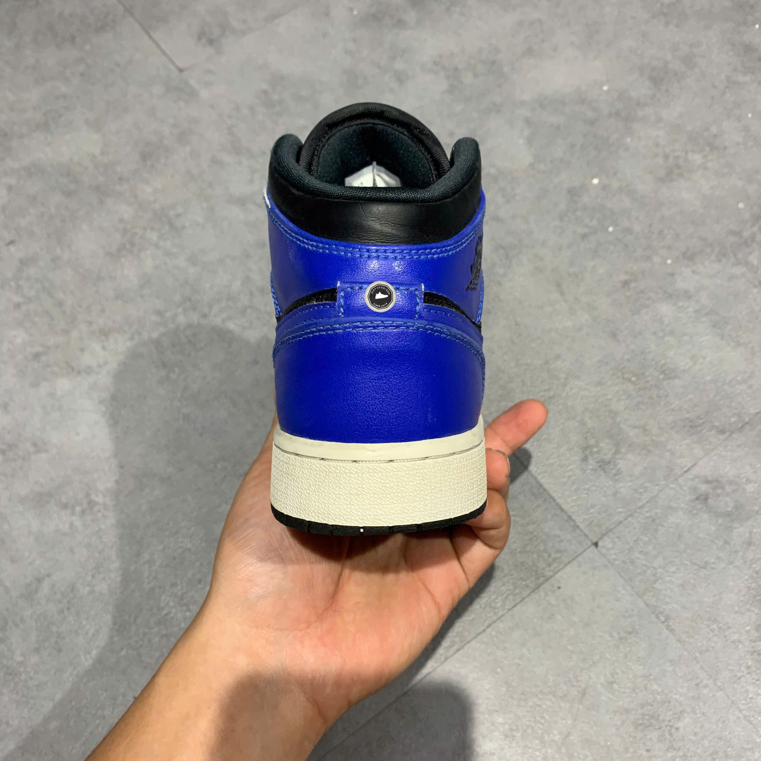 Air Jordan 1 Mid Hyper Royal 554725 077 SIZE 36.5 GIÀY 2HAND CHÍNH HÃNG PVN20776