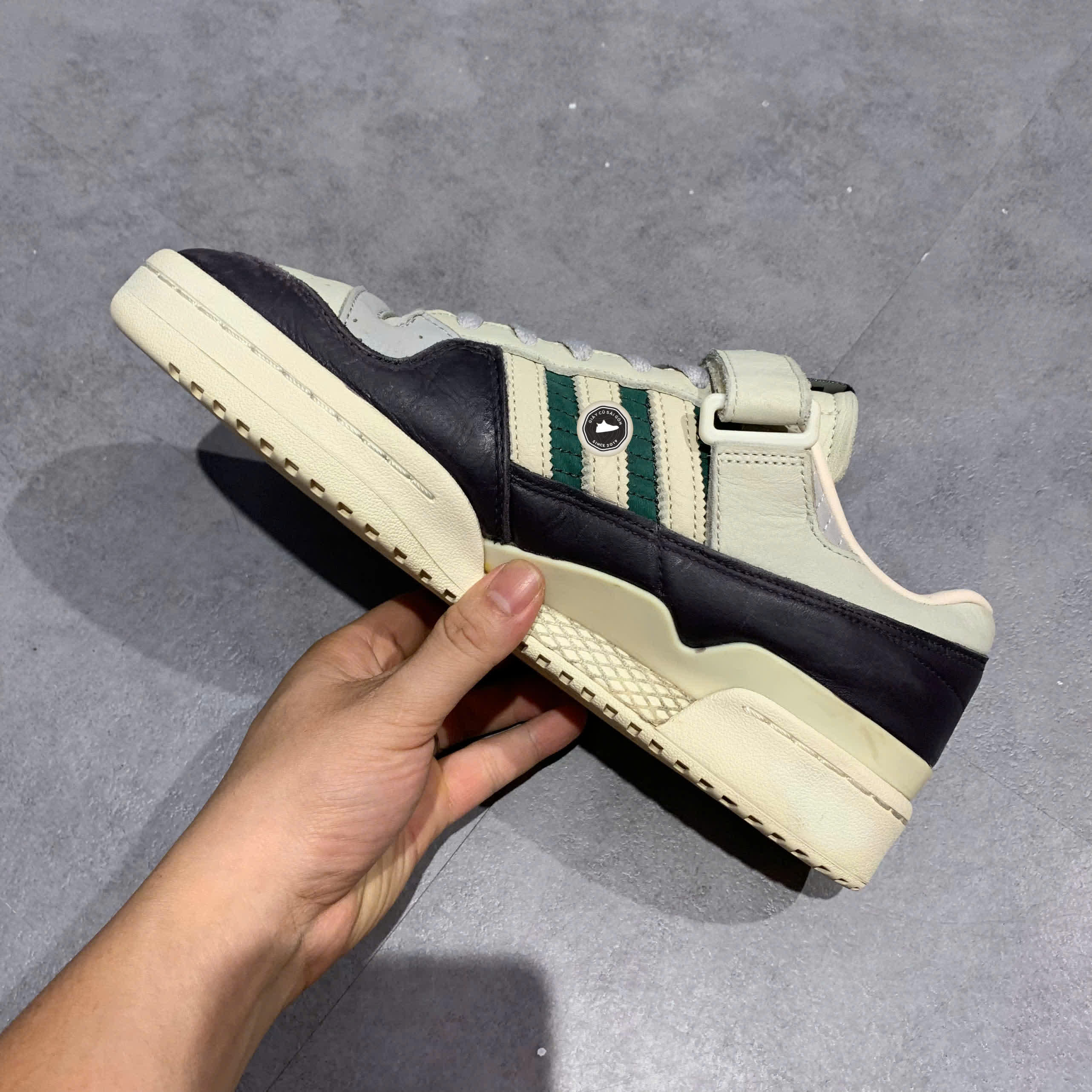 ADIDAS FORUM 84 LOW OFF WHITE GREEN HQ6938 SIZE 43 1/3 GIÀY 2HAND CHÍNH HÃNG PVN20497