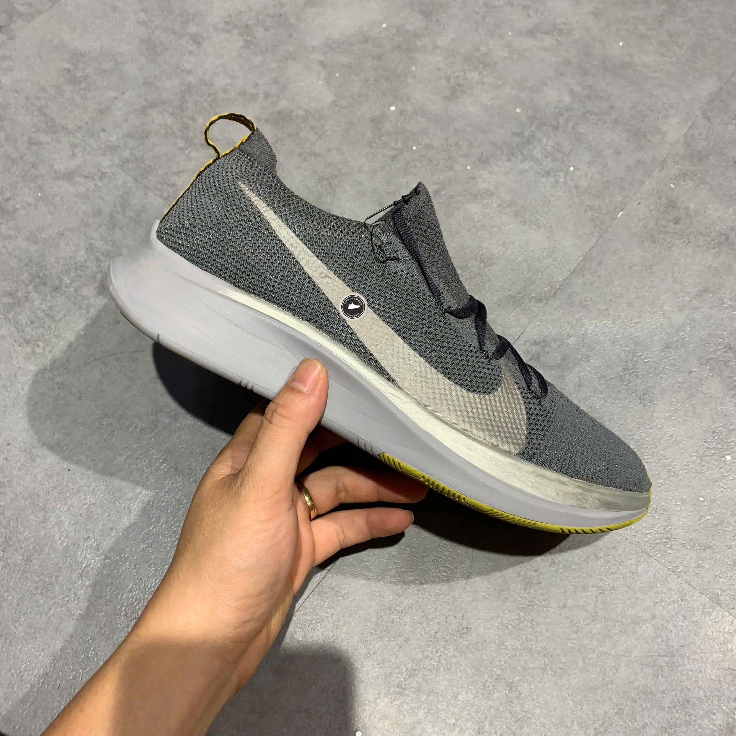 NIKE ZOOM FLY FLYKNIT 'DARK GREY' AR4561-002 SIZE 43 GIÀY 2HAND CHÍNH HÃNG PVN20500