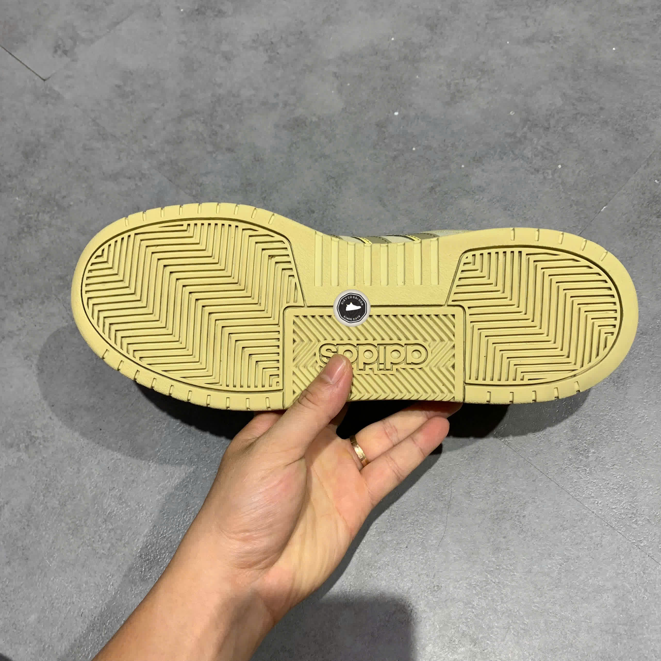 ADIDAS ENTRAP JS3007 SIZE 44 2/3 GIÀY 2HAND CHÍNH HÃNG PVN20417