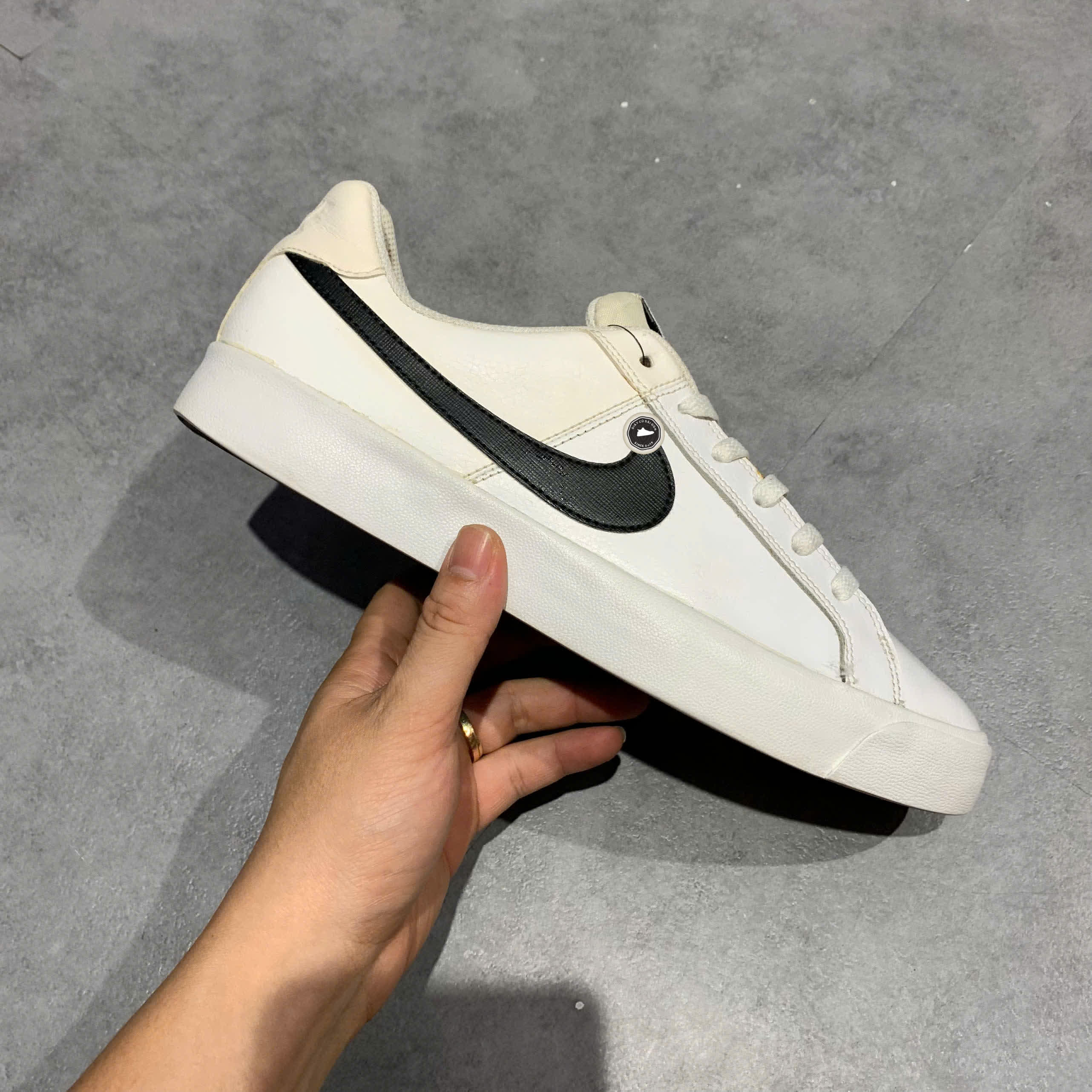 GIÀY NIKE COURT ROYALE AC 'WHITE BLACK' BQ4222 103 SIZE 43 GIÀY 2HAND CHÍNH HÃNG PVN20596