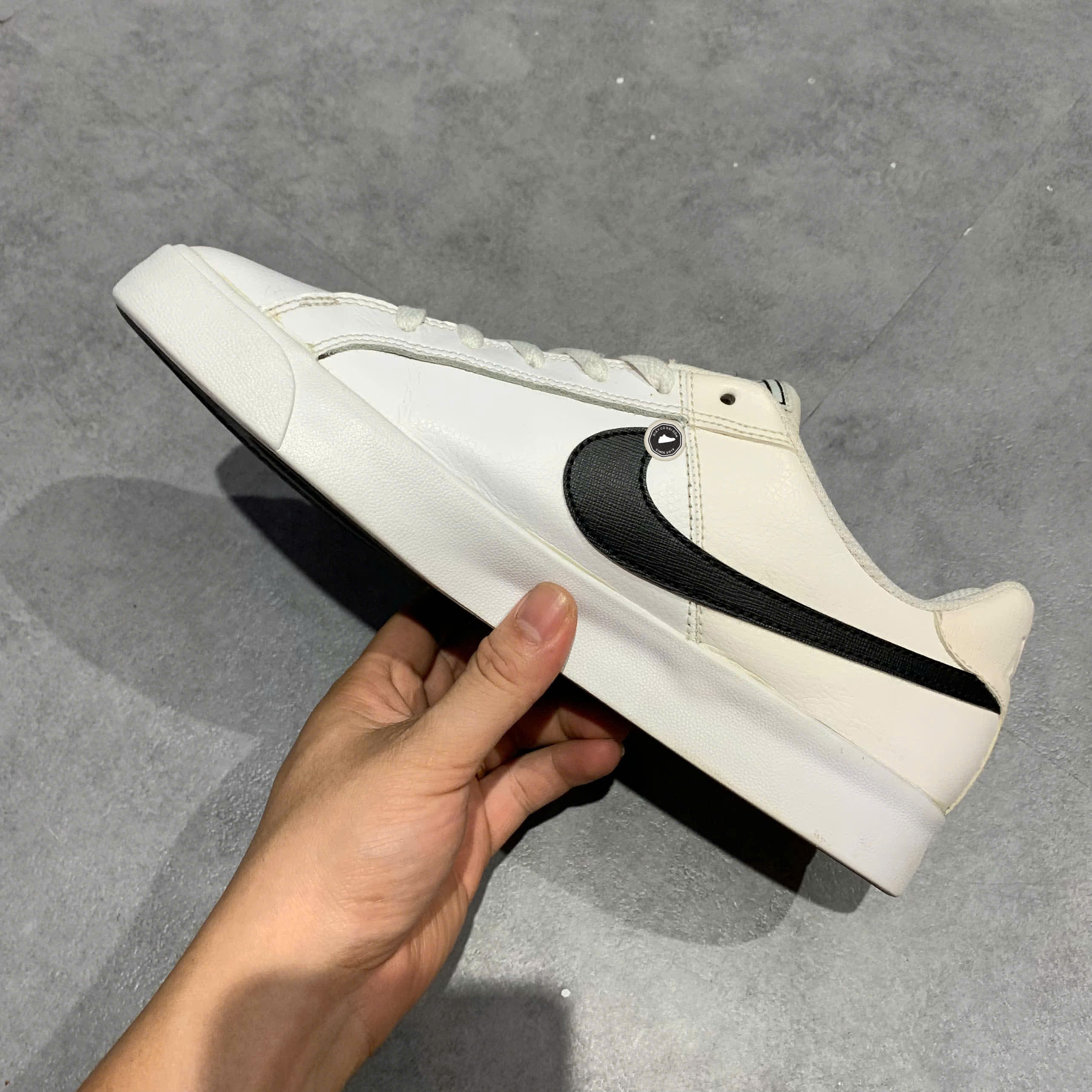 GIÀY NIKE COURT ROYALE AC 'WHITE BLACK' BQ4222 103 SIZE 43 GIÀY 2HAND CHÍNH HÃNG PVN20596
