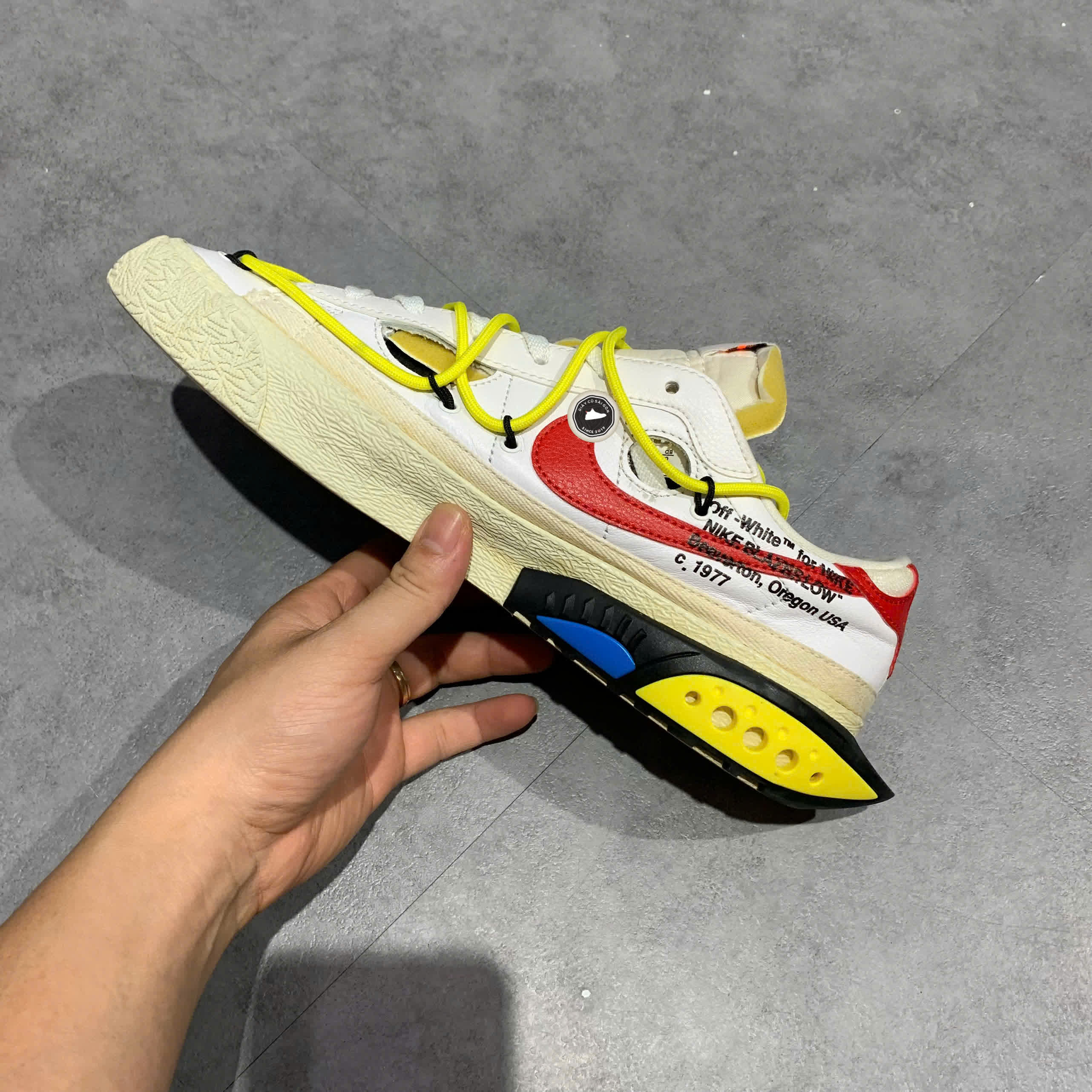 NIKE BLAZER LOW OFF-WHITE WHITE UNIVERSITY RED DH7863-100 SIZE 43 GIÀY 2HAND CHÍNH HÃNG PVN20628