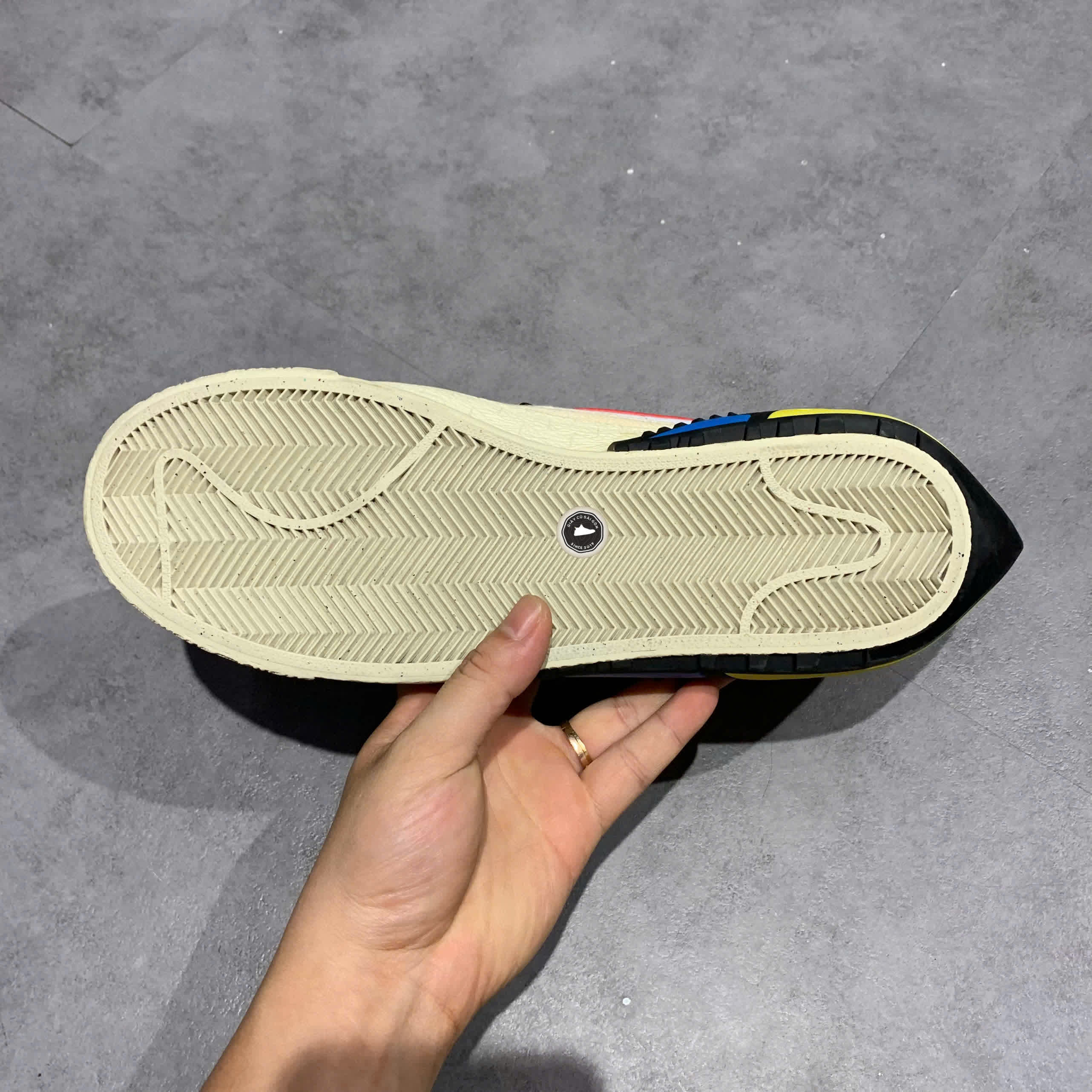 NIKE BLAZER LOW OFF-WHITE WHITE UNIVERSITY RED DH7863-100 SIZE 43 GIÀY 2HAND CHÍNH HÃNG PVN20638