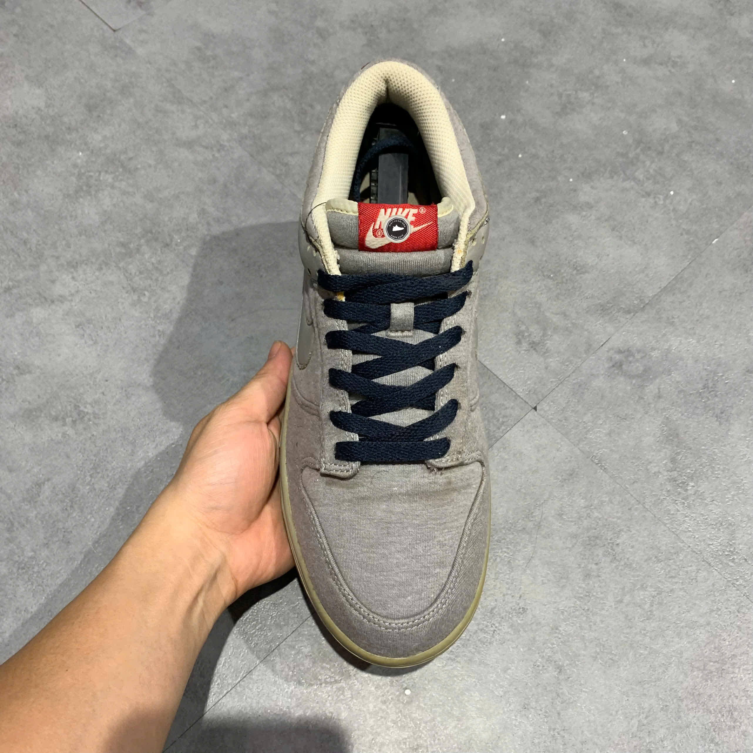 NIKE DUNK LOW CL MEDIUM GREY/NAVY/RED 318020-008 SIZE 43 GIÀY 2HAND CHÍNH HÃNG PVN20449