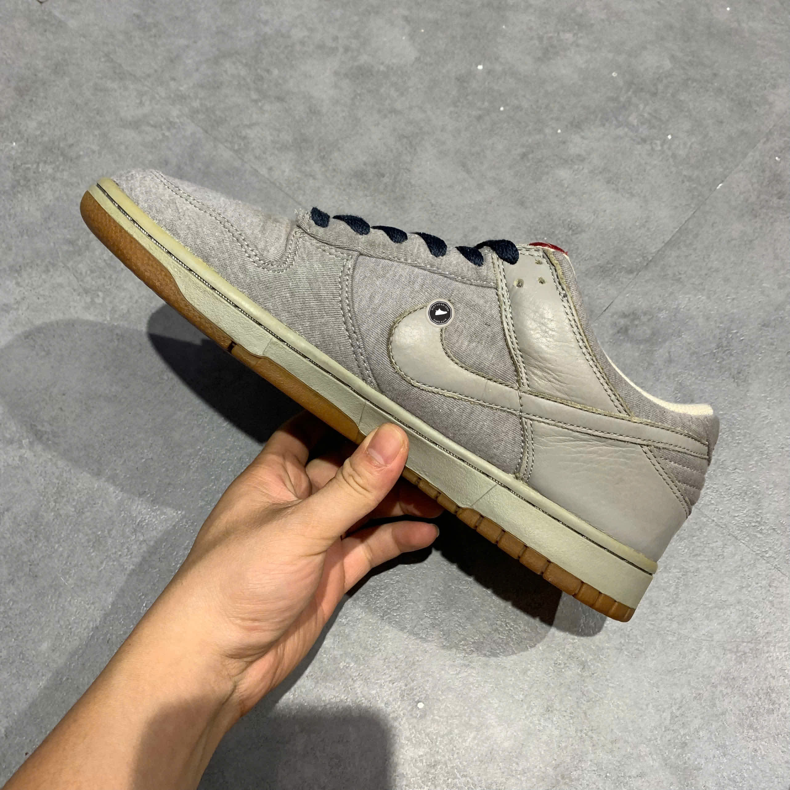 NIKE DUNK LOW CL MEDIUM GREY/NAVY/RED 318020-008 SIZE 43 GIÀY 2HAND CHÍNH HÃNG PVN20449