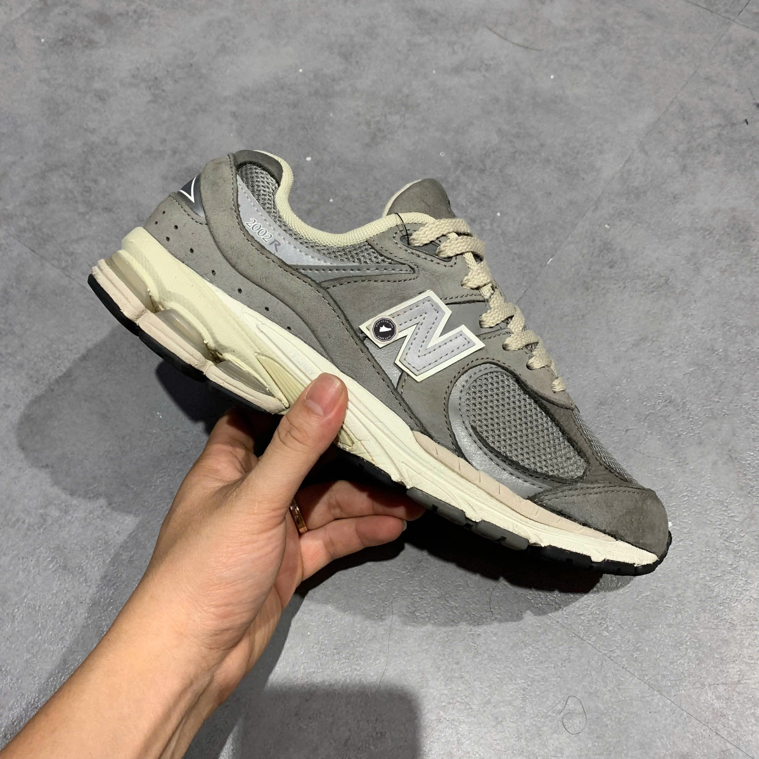 New Balance 2002R Shadow Grey M2002RNM SIZE 42 GIÀY 2HAND CHÍNH HÃNG PVN21017