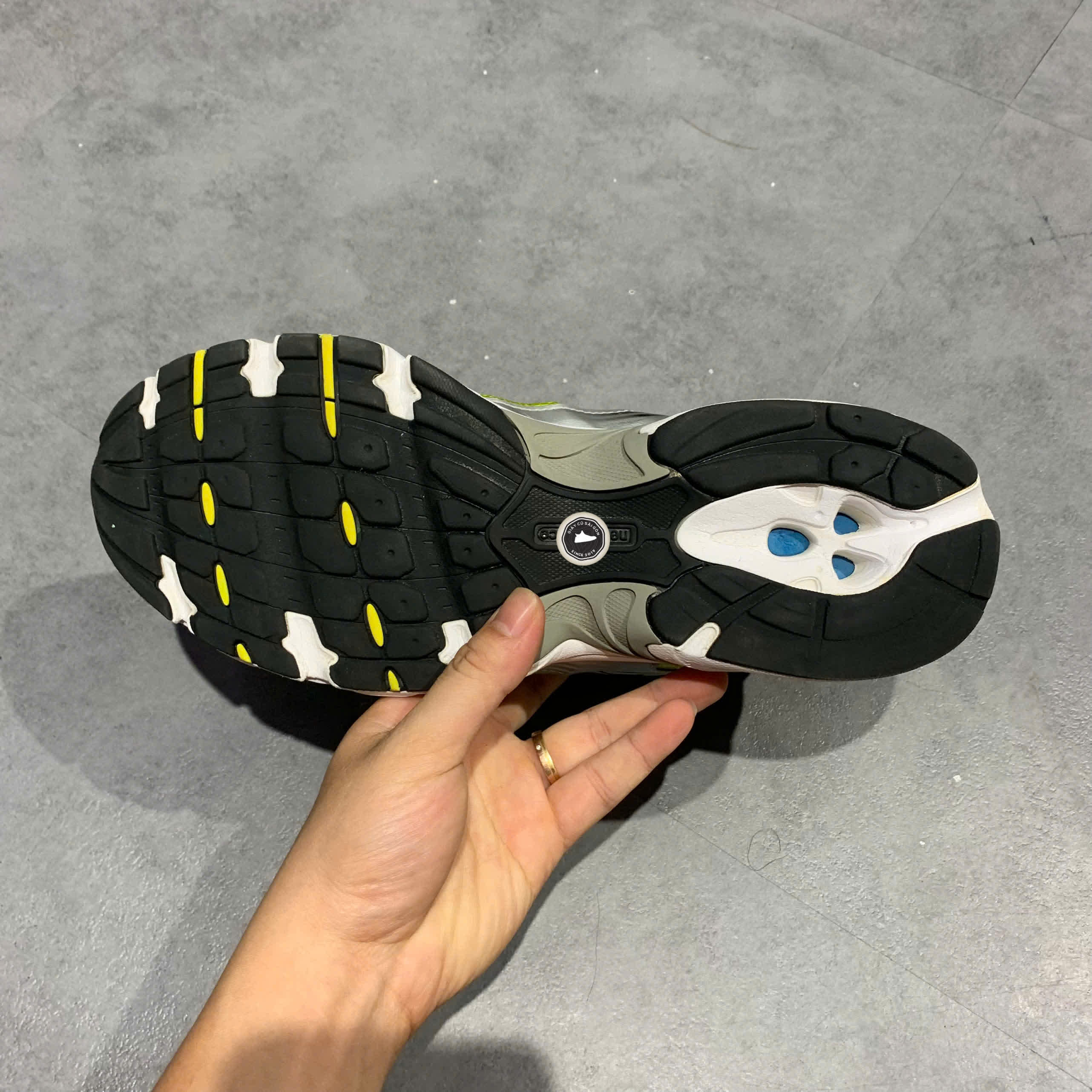 New Balance 530 Silver Yellow MR530SC SIZE 42.5 GIÀY 2HAND CHÍNH HÃNG PVN20999