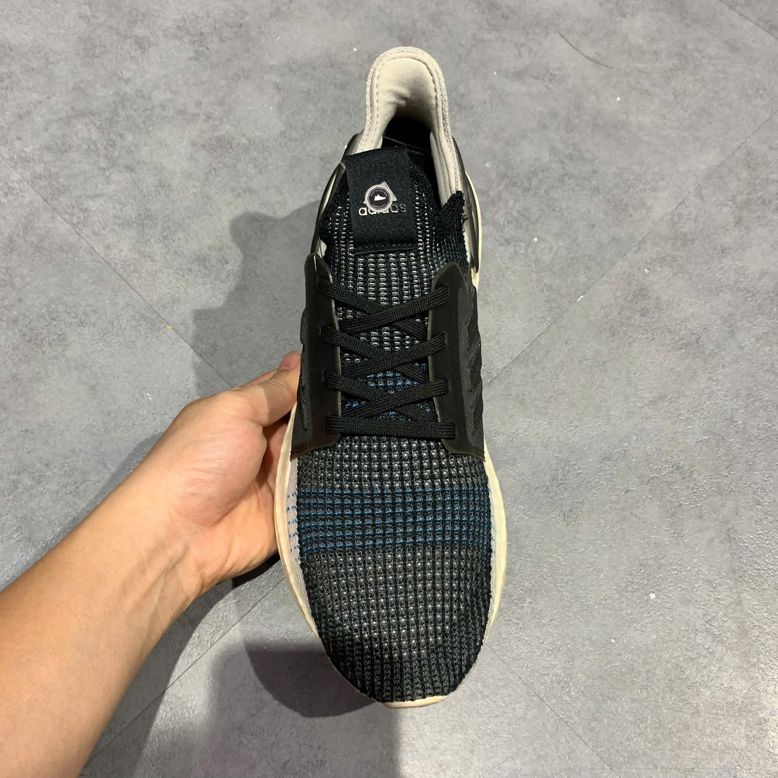 ADIDAS ULTRABOOST 19 CORE BLACK GREY SIX SHOCK CYAN F35242 SIZE 42 GIÀY 2HAND CHÍNH HÃNG PVN20578