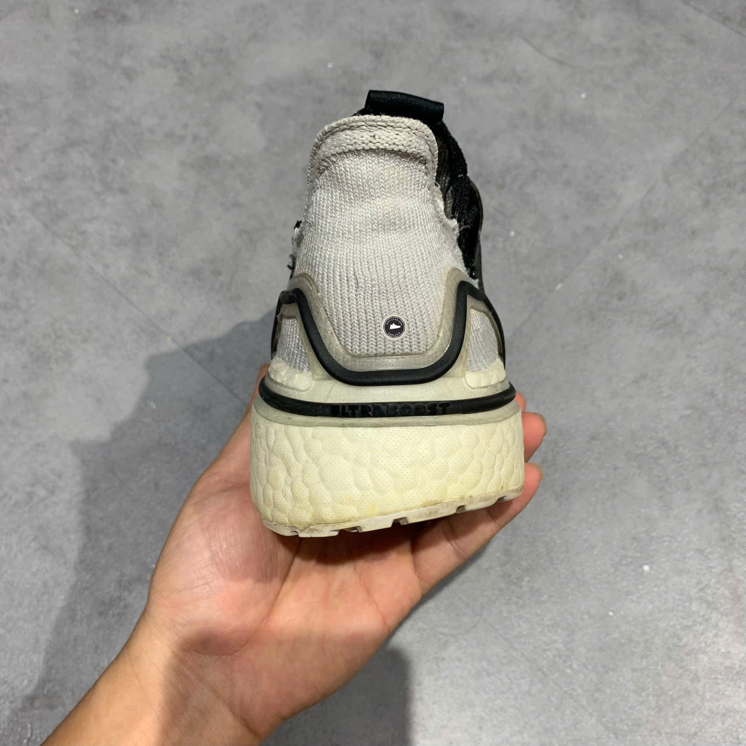 ADIDAS ULTRABOOST 19 CORE BLACK GREY SIX SHOCK CYAN F35242 SIZE 42 GIÀY 2HAND CHÍNH HÃNG PVN20578