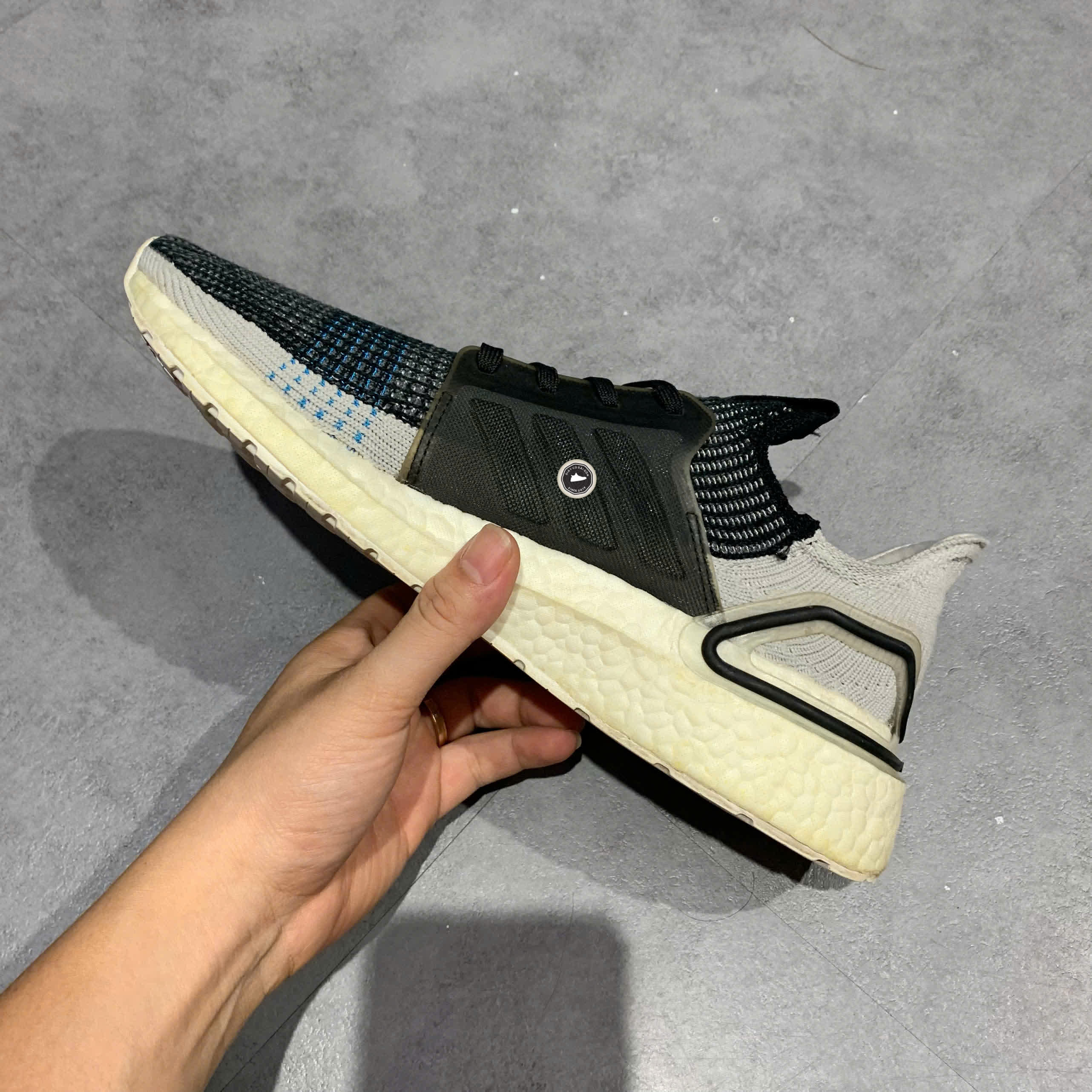 ADIDAS ULTRABOOST 19 CORE BLACK GREY SIX SHOCK CYAN F35242 SIZE 42 GIÀY 2HAND CHÍNH HÃNG PVN20578