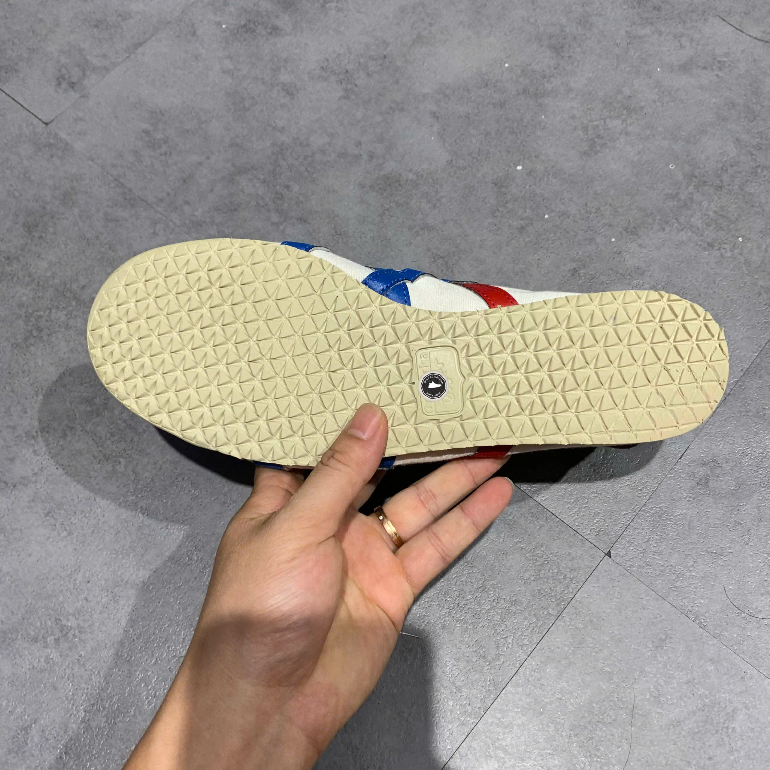 ONITSUKA TIGER MEXICO 66 SLIP-ON D3K0N SIZE 42 GIÀY 2HAND CHÍNH HÃNG PVN20613