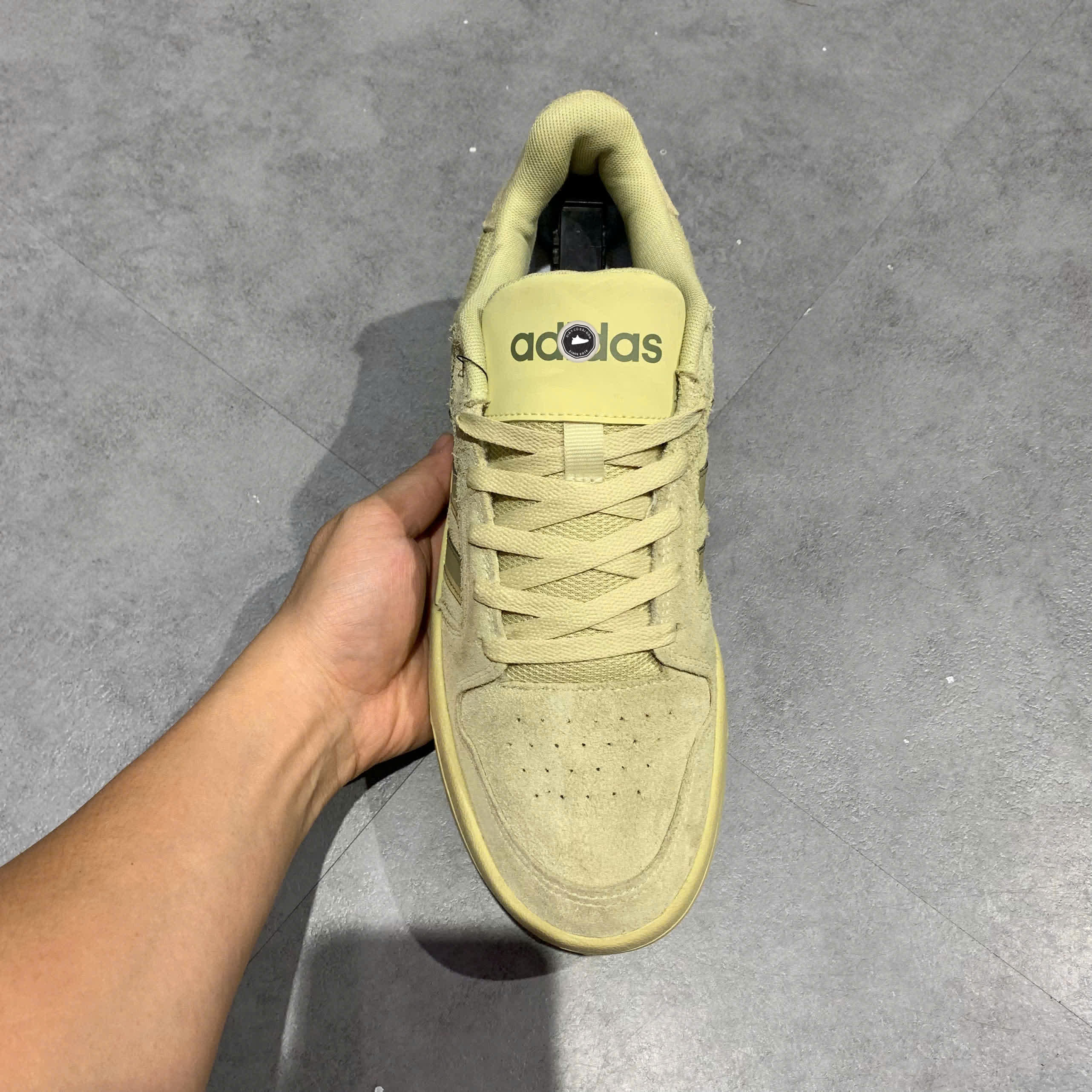 ADIDAS ENTRAP “BEIGE” JS3007 SIZE 42 GIÀY 2HAND CHÍNH HÃNG PVN20460