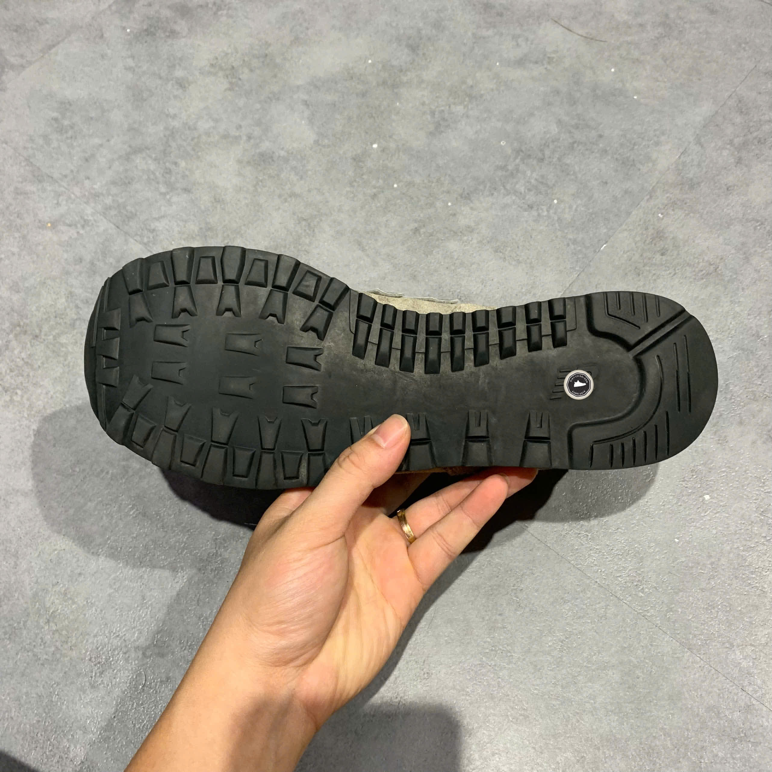 New Balance 574 Core Grey ML574EGG SIZE 42 GIÀY 2HAND CHÍNH HÃNG PVN21030