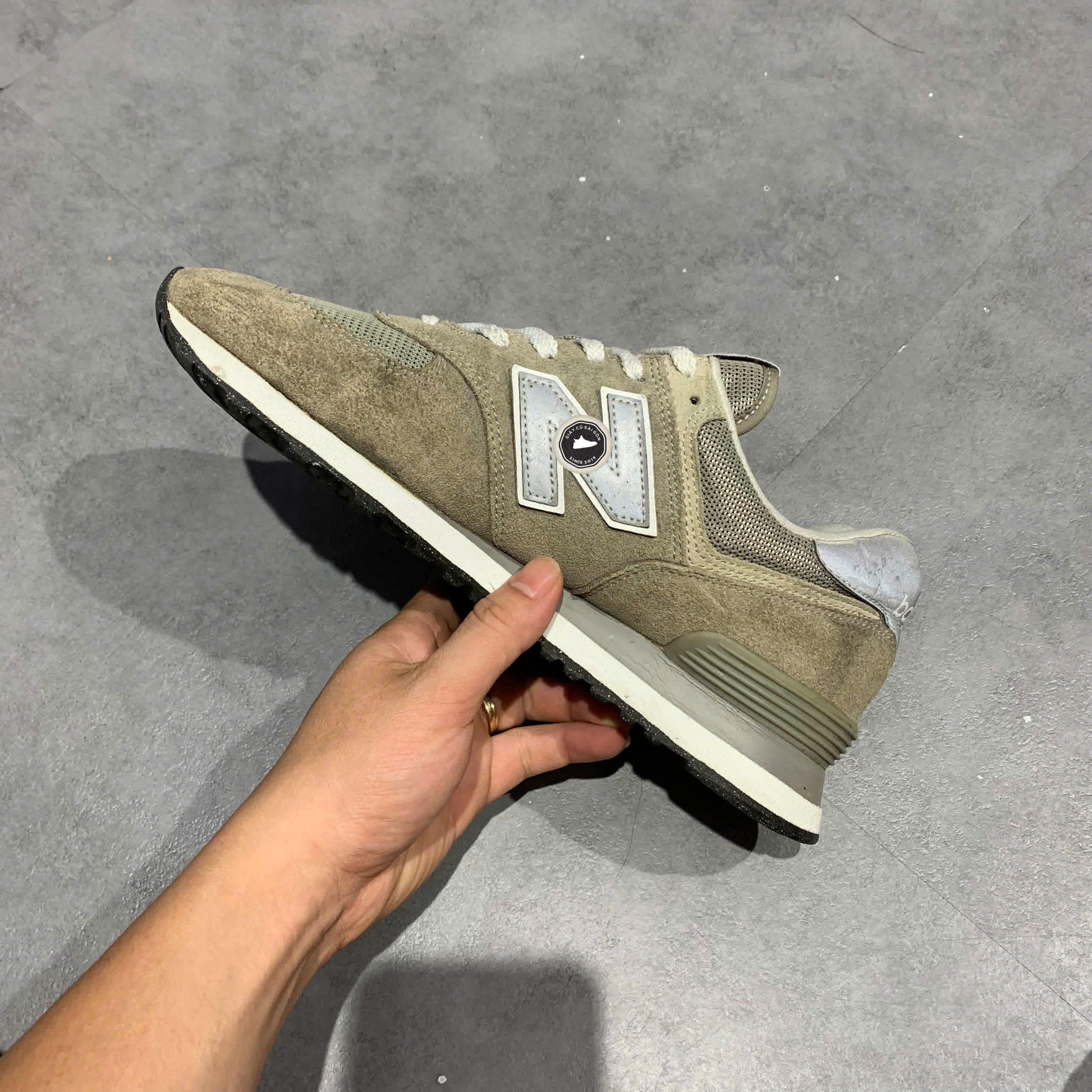 New Balance 574 Core Grey ML574EVG SIZE 42 GIÀY 2HAND CHÍNH HÃNG PVN20984