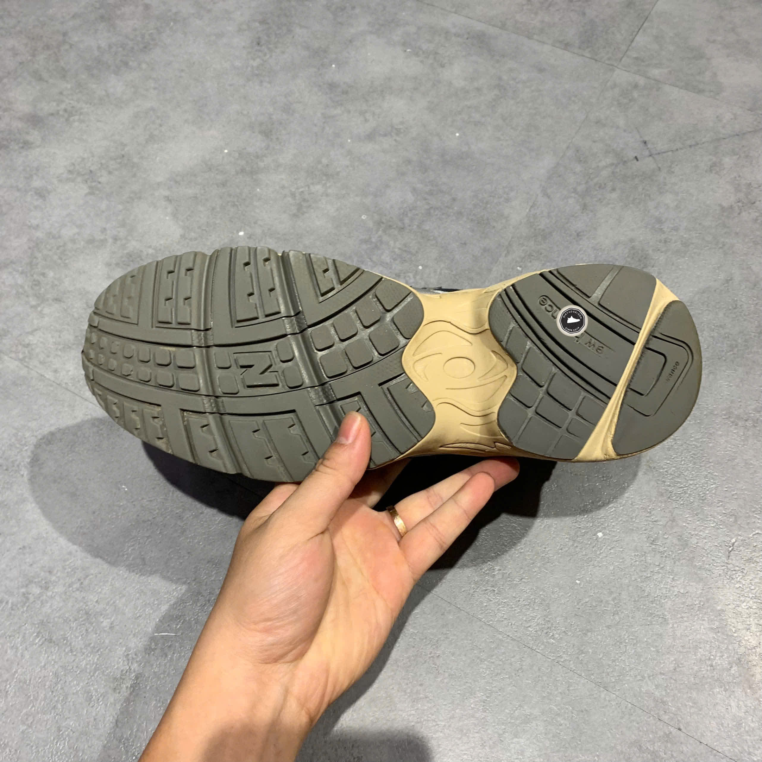 New Balance 725 'Navy Grey' ML725S SIZE 42.5 GIÀY 2HAND CHÍNH HÃNG PVN20985