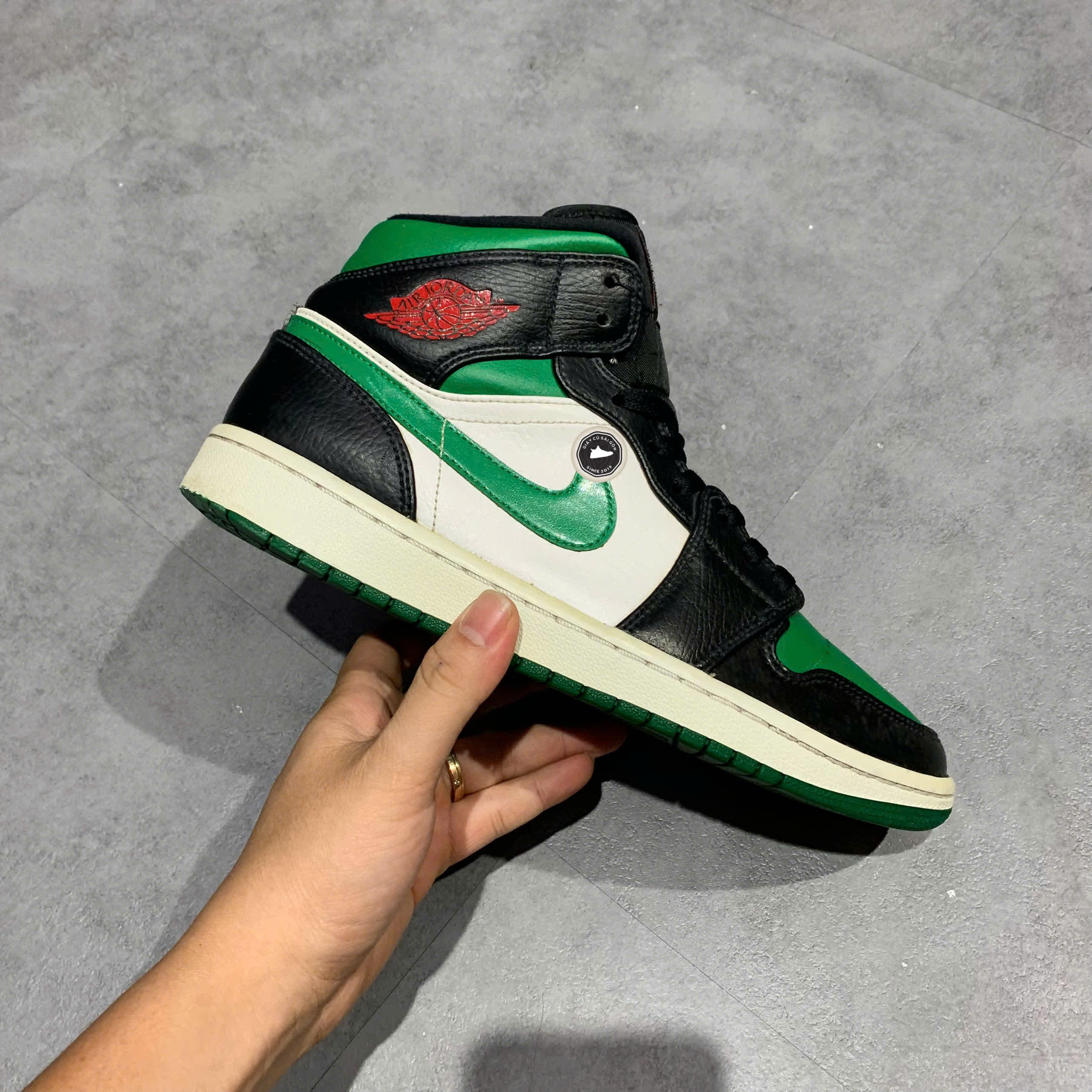 Air Jordan 1 Mid Green Toe 554724 067 SIZE 42 GIÀY 2HAND CHÍNH HÃNG PVN20577