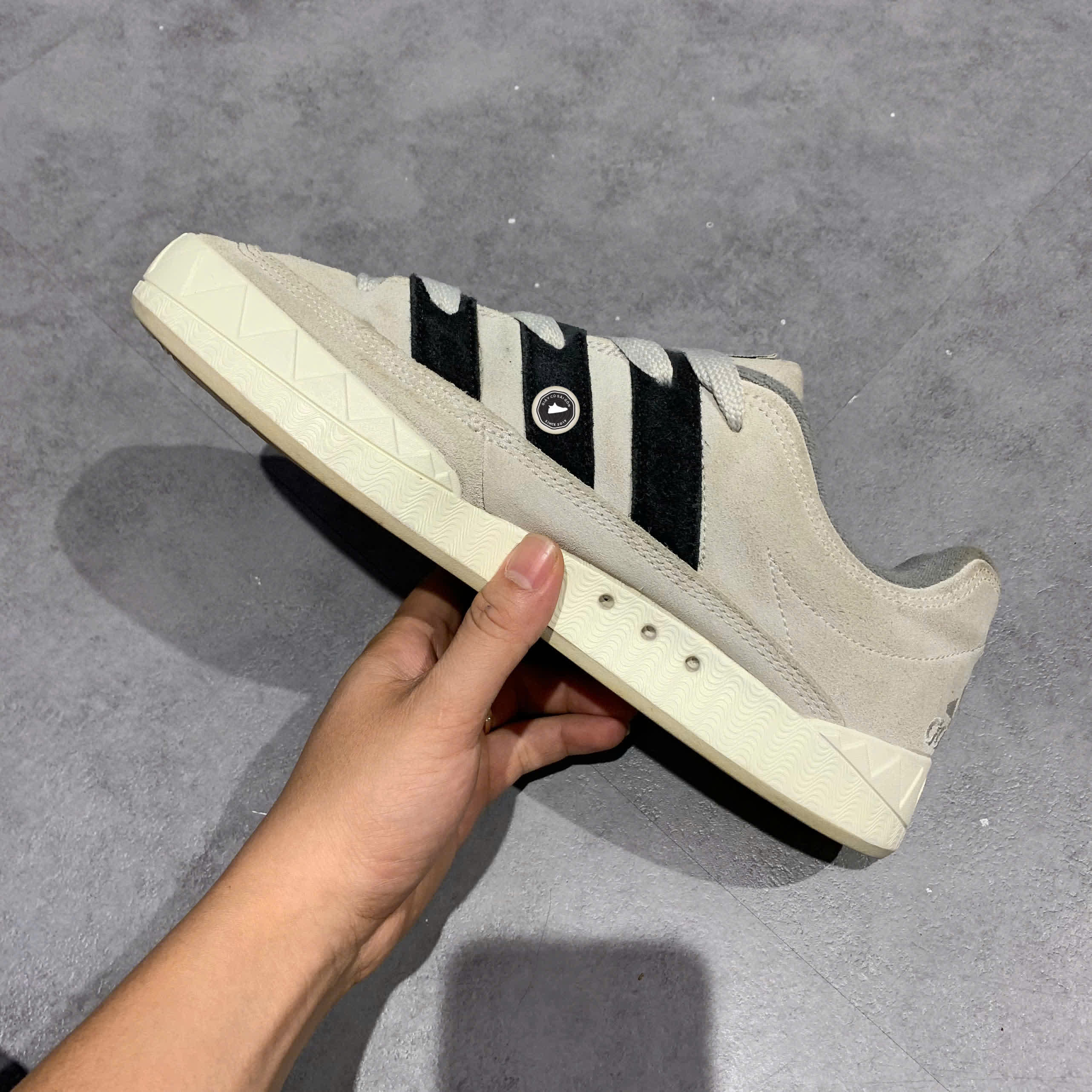 Adidas Adimatic Grey Black ID8266 SIZE 42 2/3 GIÀY 2HAND CHÍNH HÃNG PVN20527