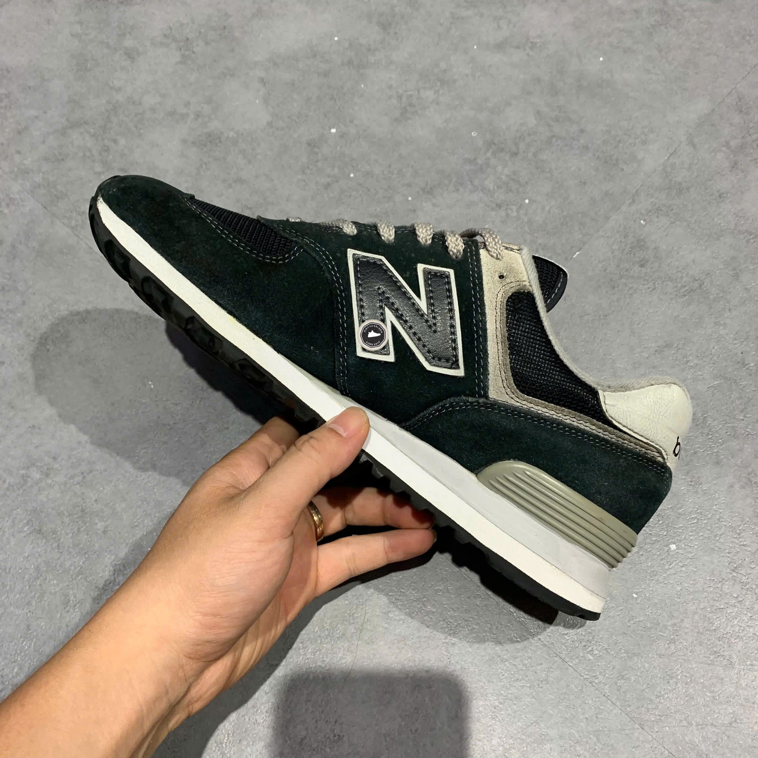 New Balance 574 Core Black ML574EGK SIZE 42 GIÀY 2HAND CHÍNH HÃNG PVN21032