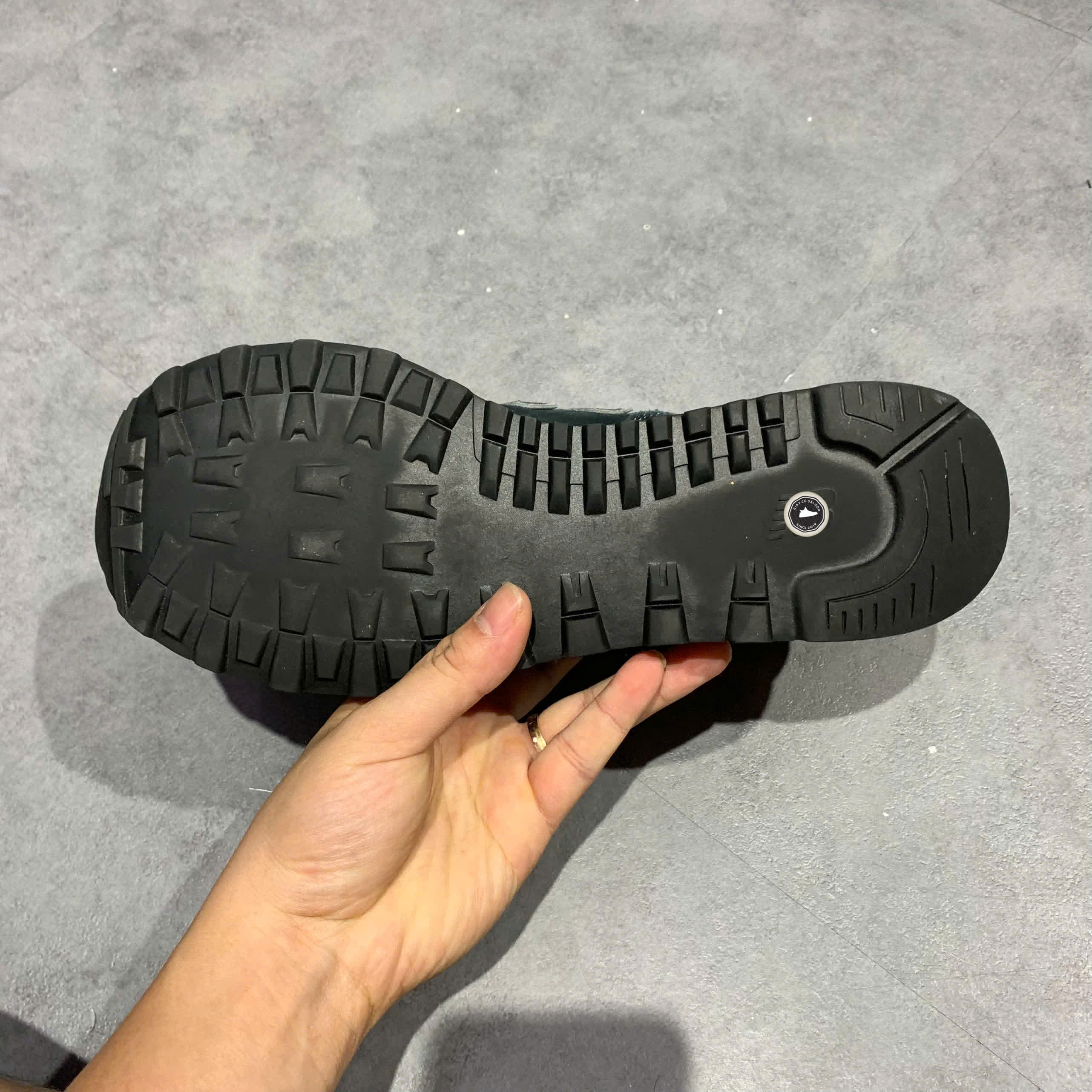 New Balance 574 Core Black ML574EGK SIZE 42 GIÀY 2HAND CHÍNH HÃNG PVN21032