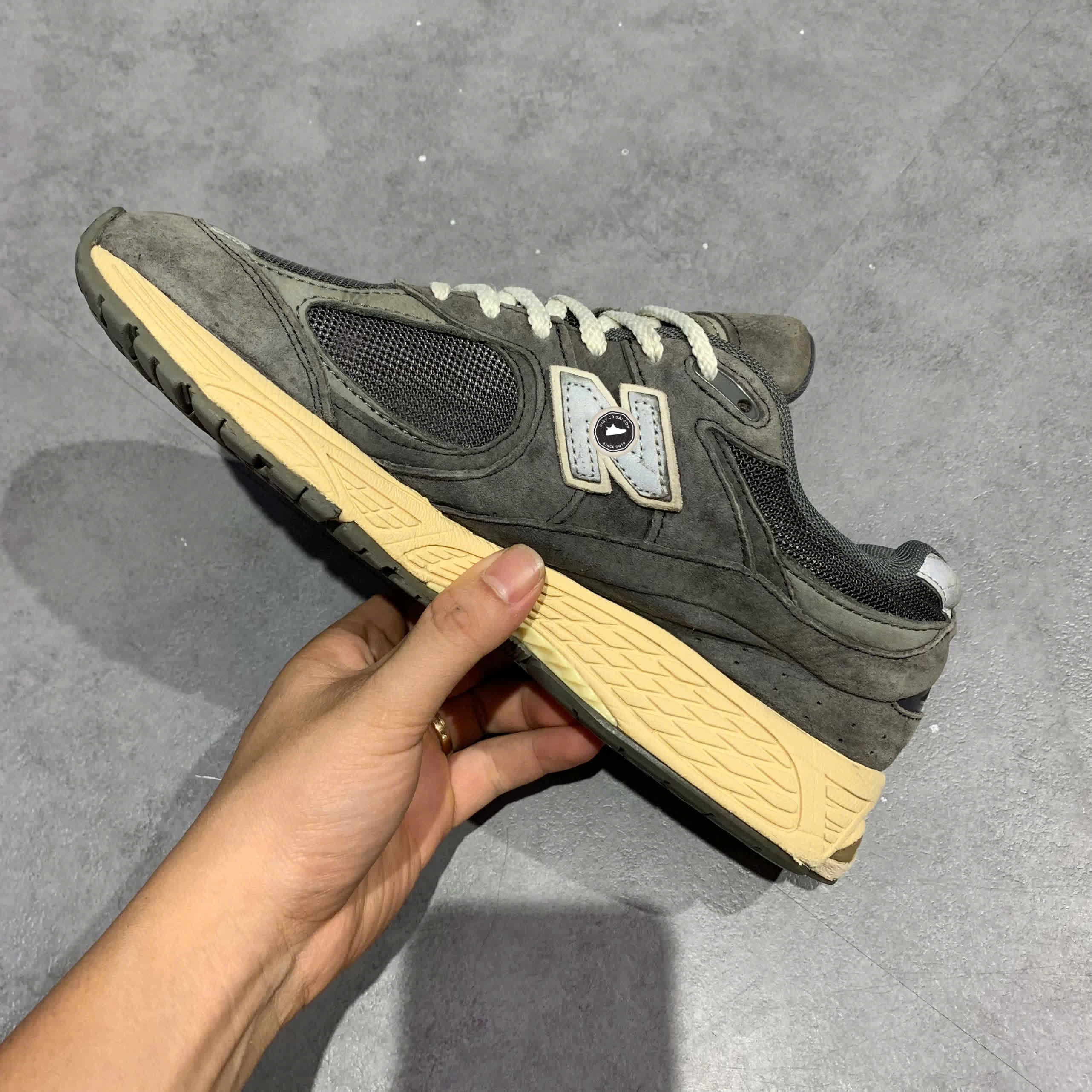 New Balance 2002R Black Dark Grey Phantom M2002RHO SIZE 42 GIÀY 2HAND CHÍNH HÃNG PVN21013