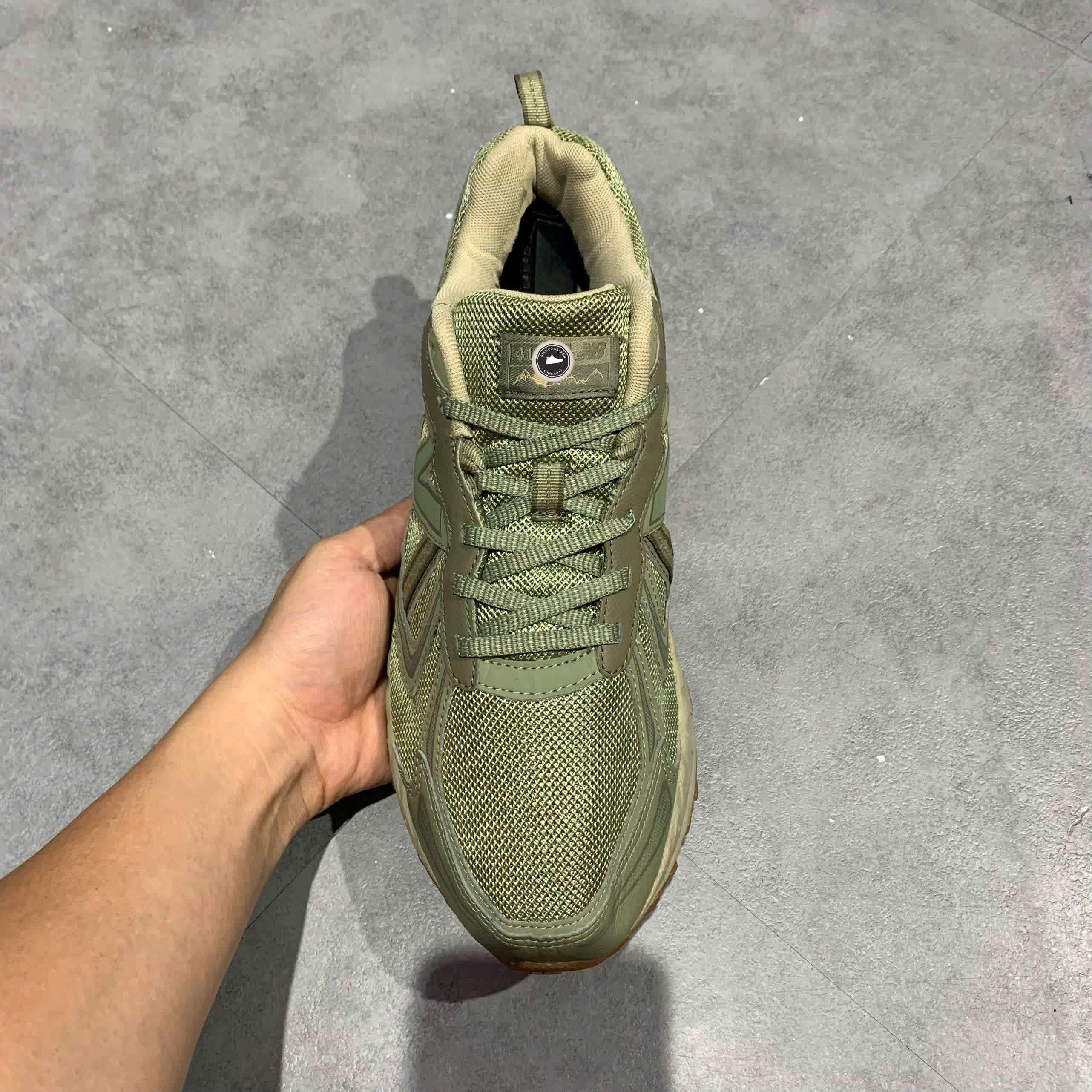 New Balance 410v5 2E Wide 'Olive Green' MT410KN5 SIZE 44 GIÀY 2HAND CHÍNH HÃNG PVN21021