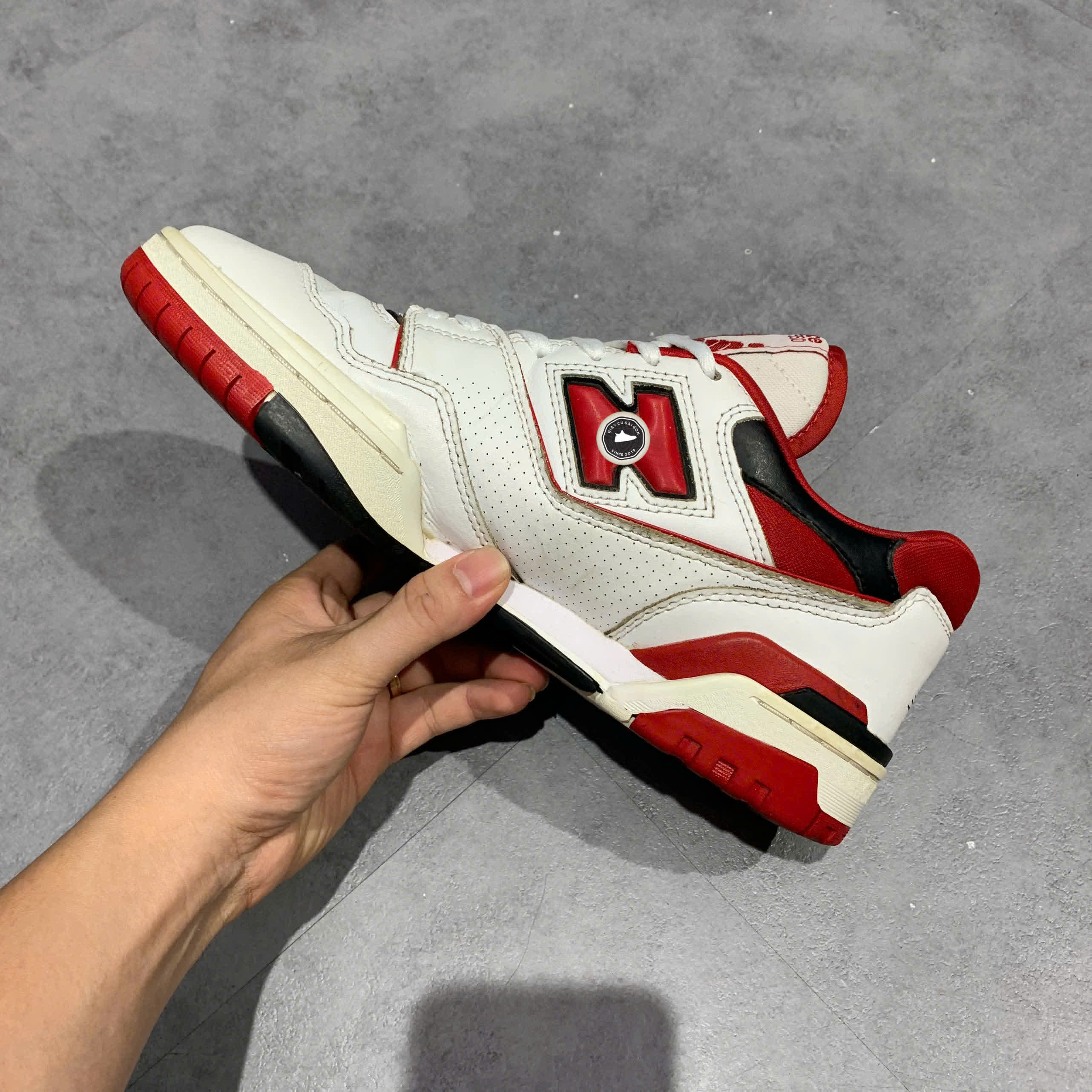 NEW BALANCE 550 'WHITE TEAM RED' BB550SE1 SIZE 43 GIÀY 2HAND CHÍNH HÃNG PVN21019