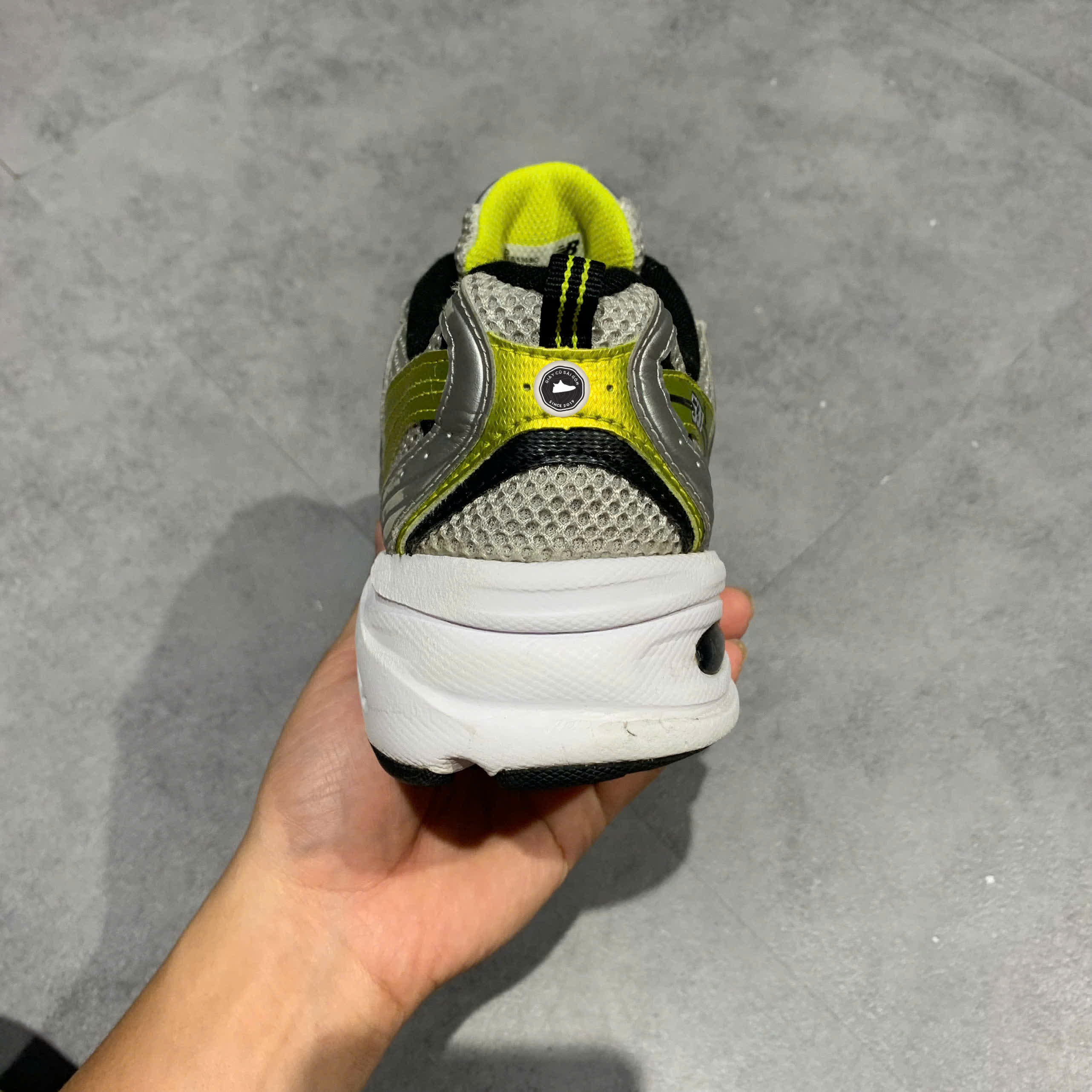 New Balance 530 Silver Yellow MR530SC SIZE 44 GIÀY 2HAND CHÍNH HÃNG PVN21049