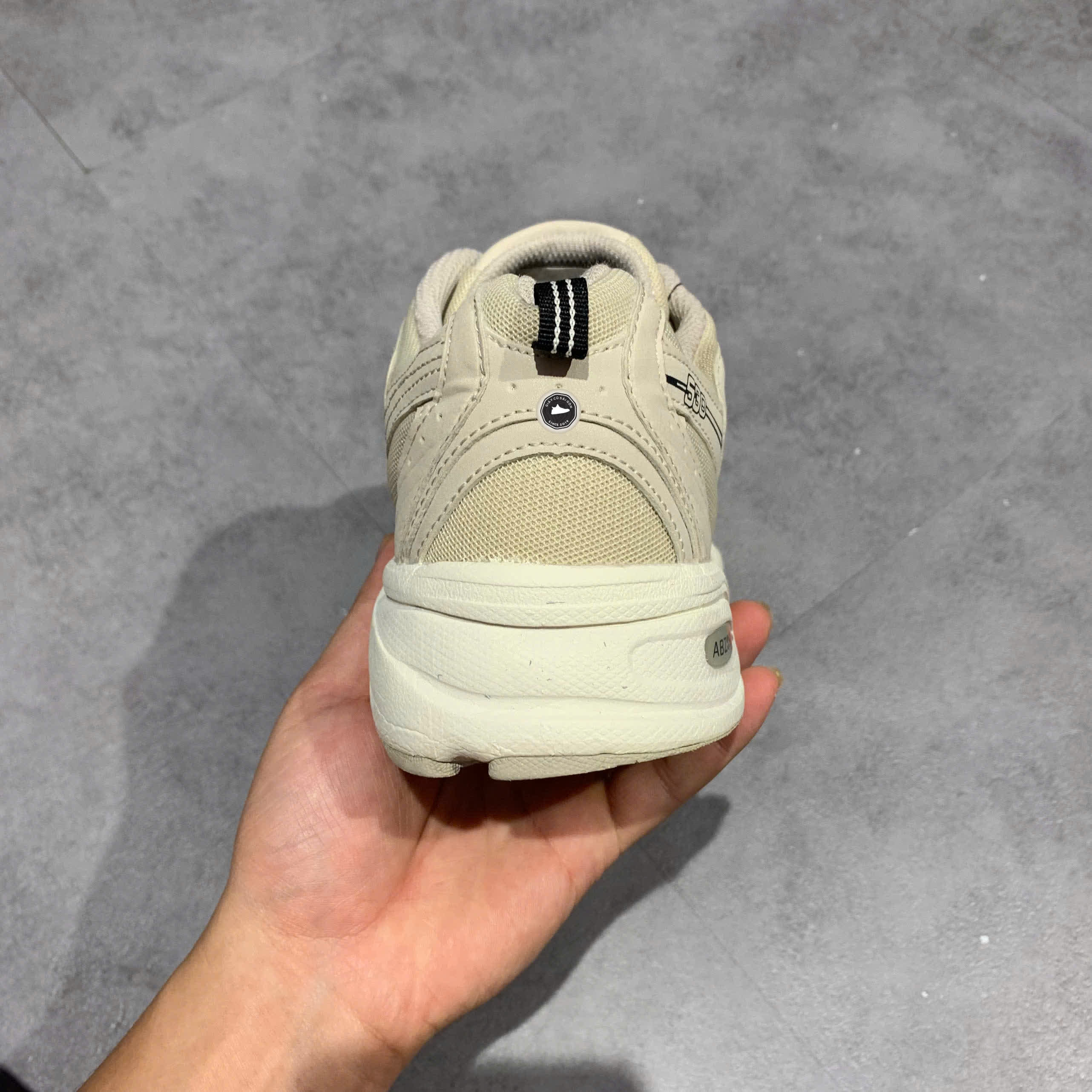 New Balance 530 Ivory MR530SH SIZE 44 GIÀY 2HAND CHÍNH HÃNG PVN20987