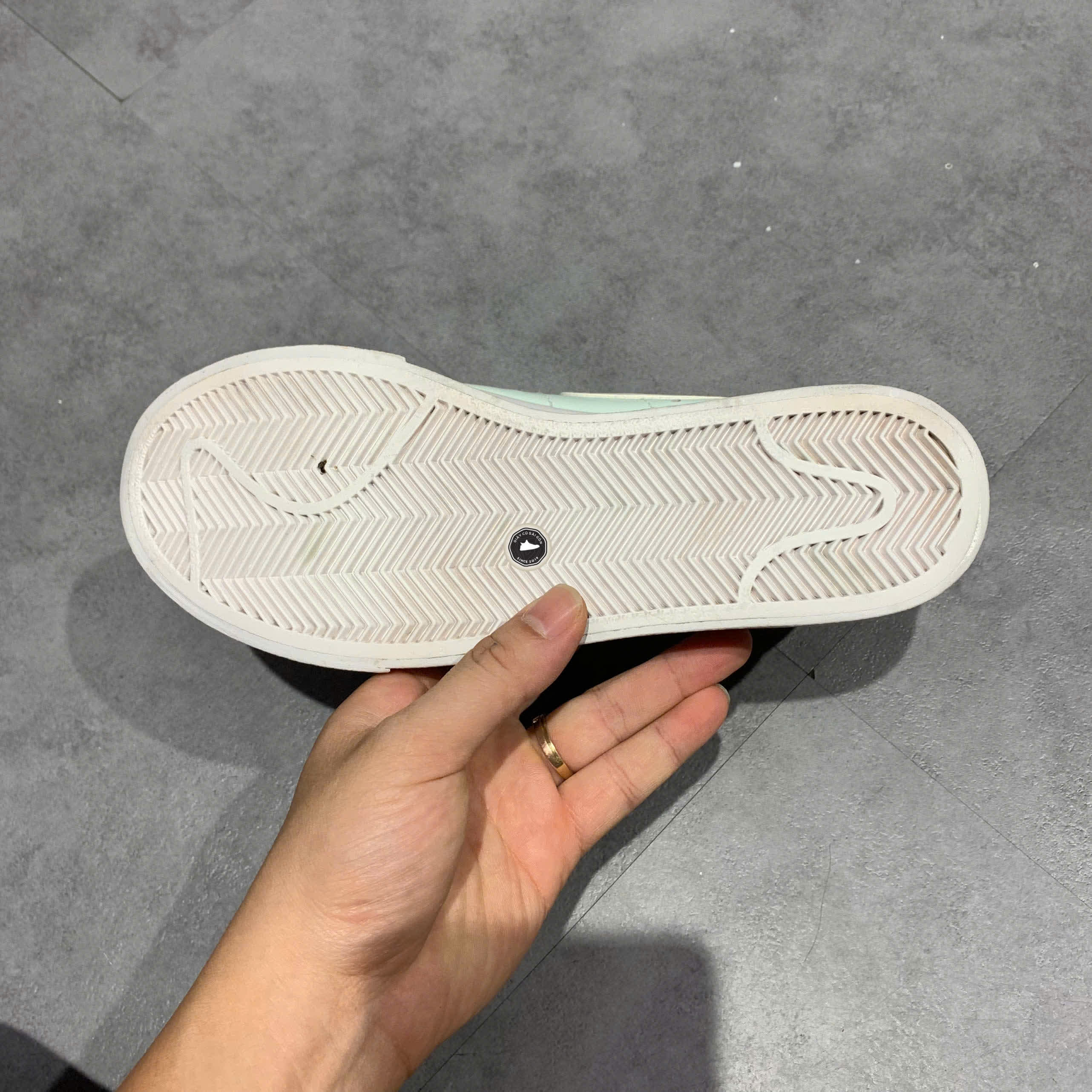 NIKE WMNS BLAZER LOW PLATFORM BARELY GREEN DJ0292 300 SIZE 36.5 GIÀY 2HAND CHÍNH HÃNG PVN20885