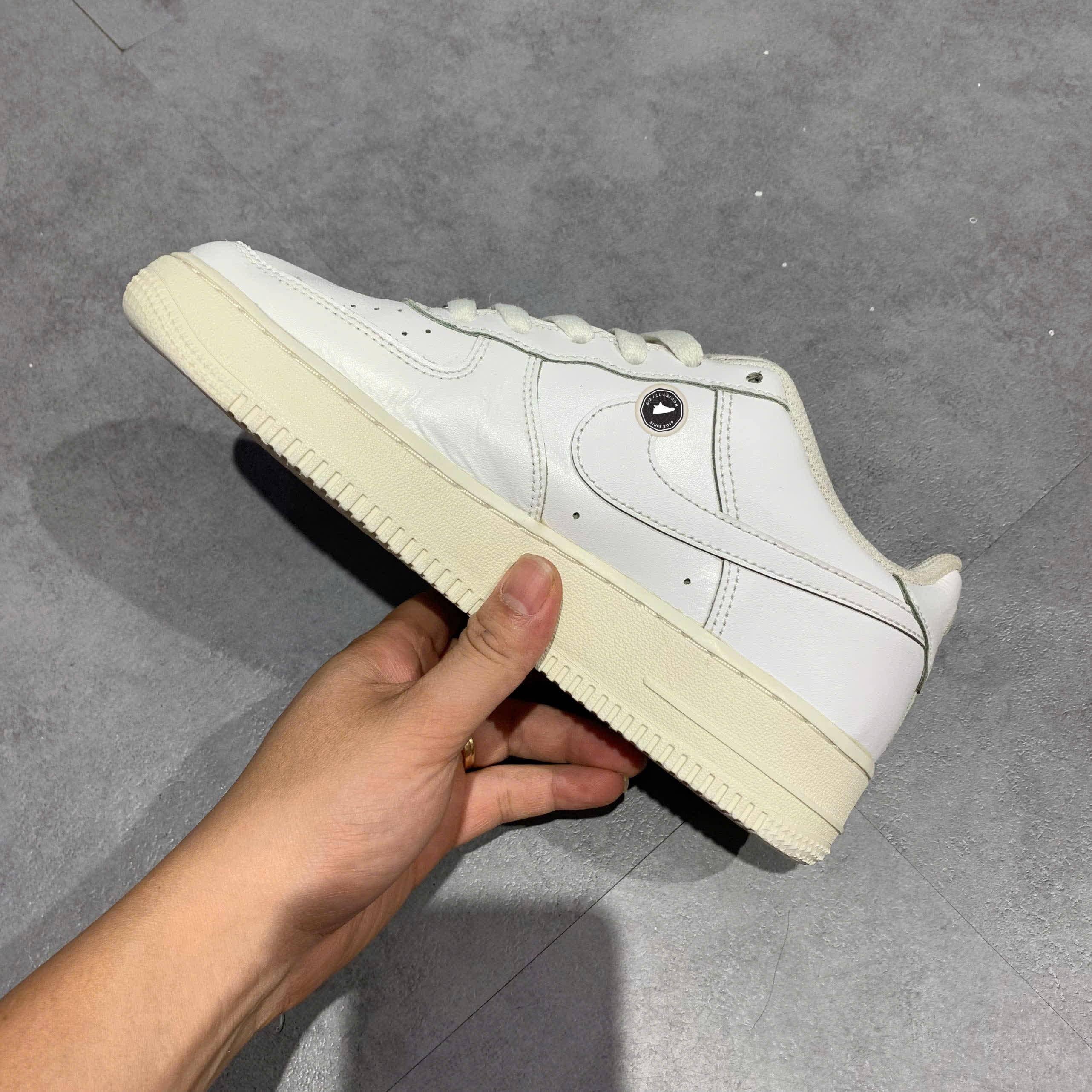 NIKE AIR FORCE 1 LE BIG KIDS' SHOES DH2920 111 SIZE 38.5 GIÀY 2HAND CHÍNH HÃNG PVN20790